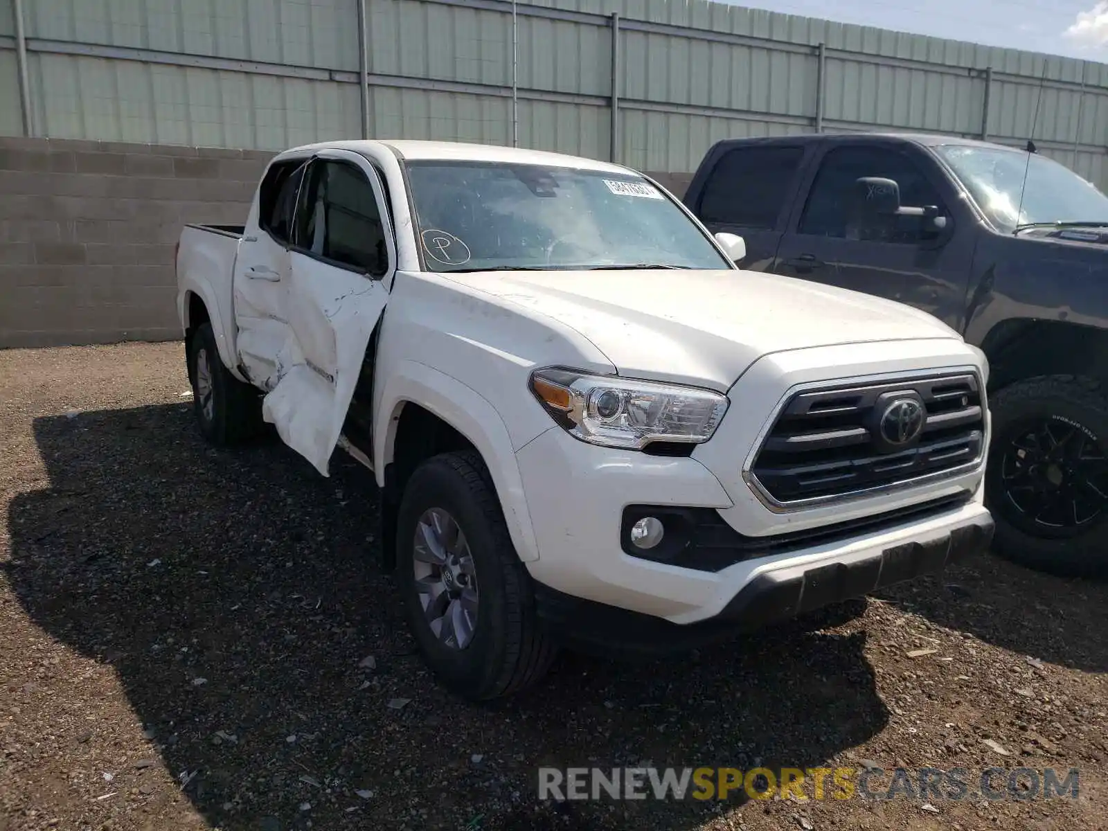 1 Photograph of a damaged car 5TFAZ5CN8KX077756 TOYOTA TACOMA 2019