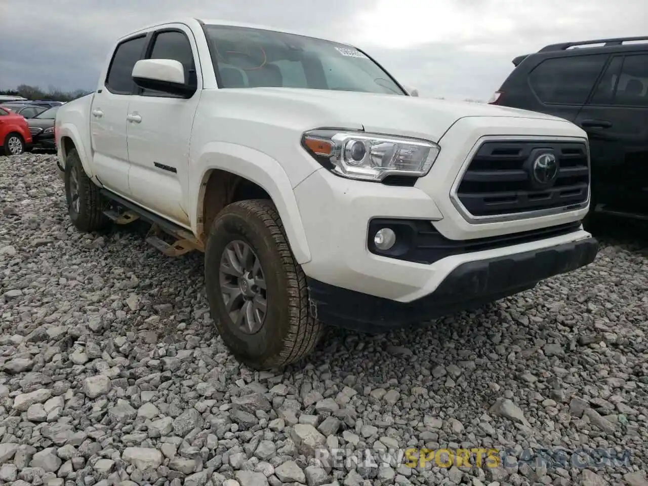 1 Photograph of a damaged car 5TFAZ5CN8KX077921 TOYOTA TACOMA 2019