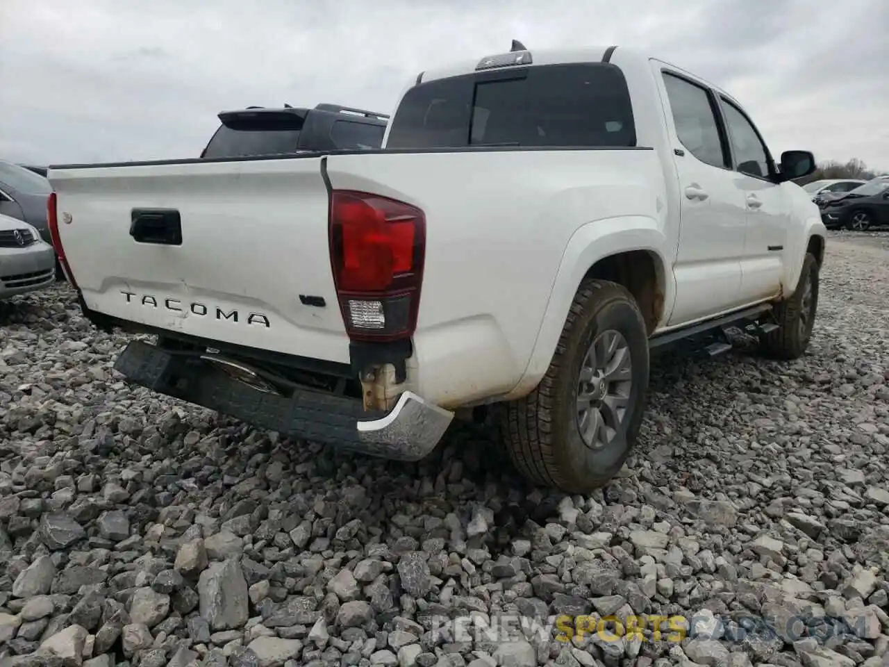 4 Photograph of a damaged car 5TFAZ5CN8KX077921 TOYOTA TACOMA 2019