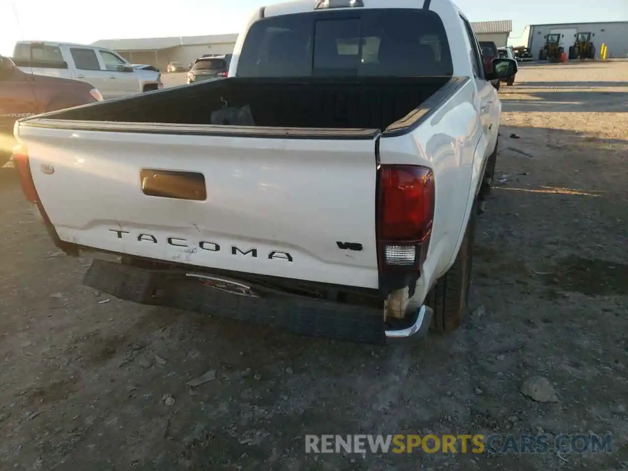 9 Photograph of a damaged car 5TFAZ5CN8KX077921 TOYOTA TACOMA 2019