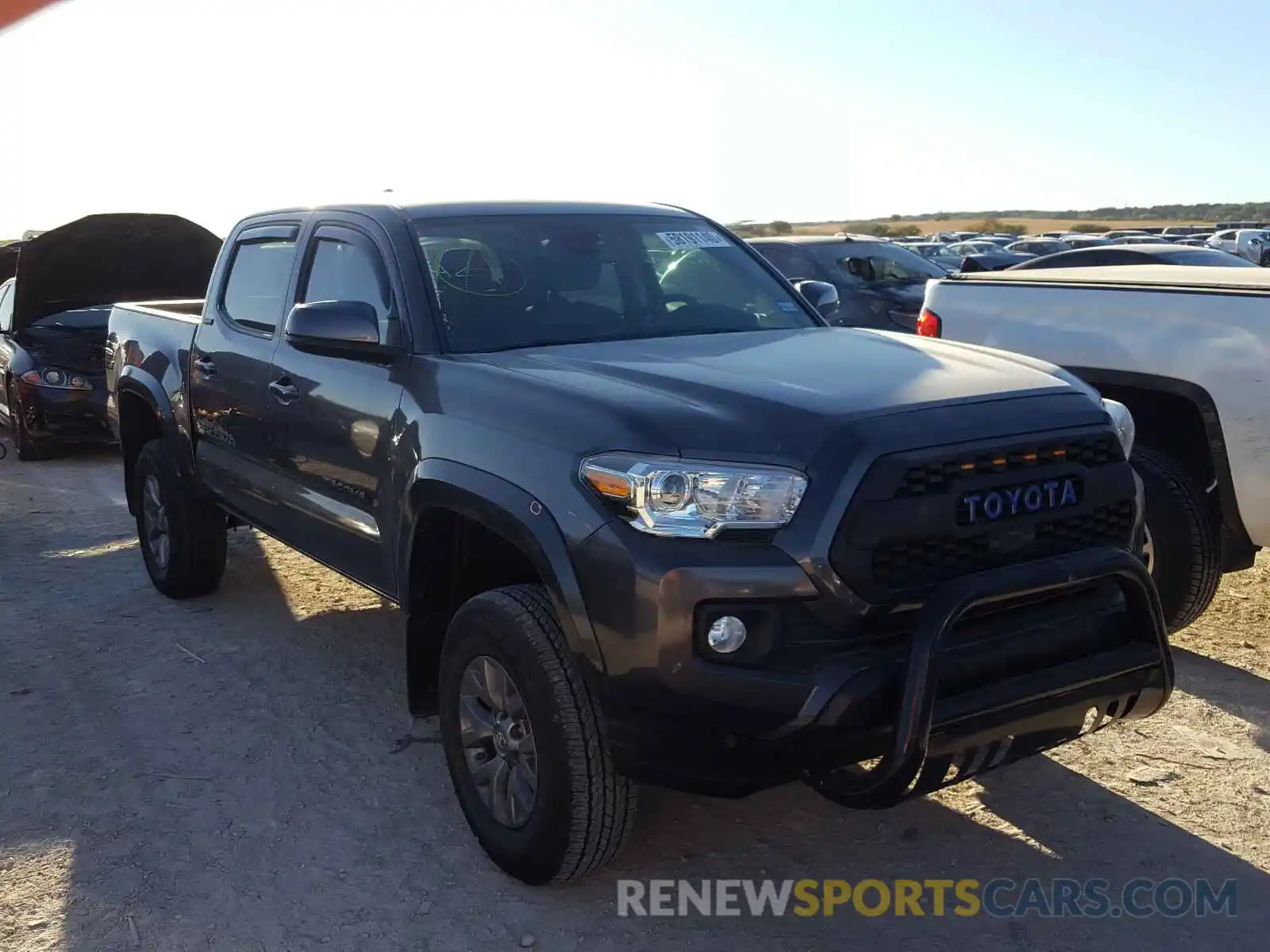 1 Photograph of a damaged car 5TFAZ5CN8KX078776 TOYOTA TACOMA 2019