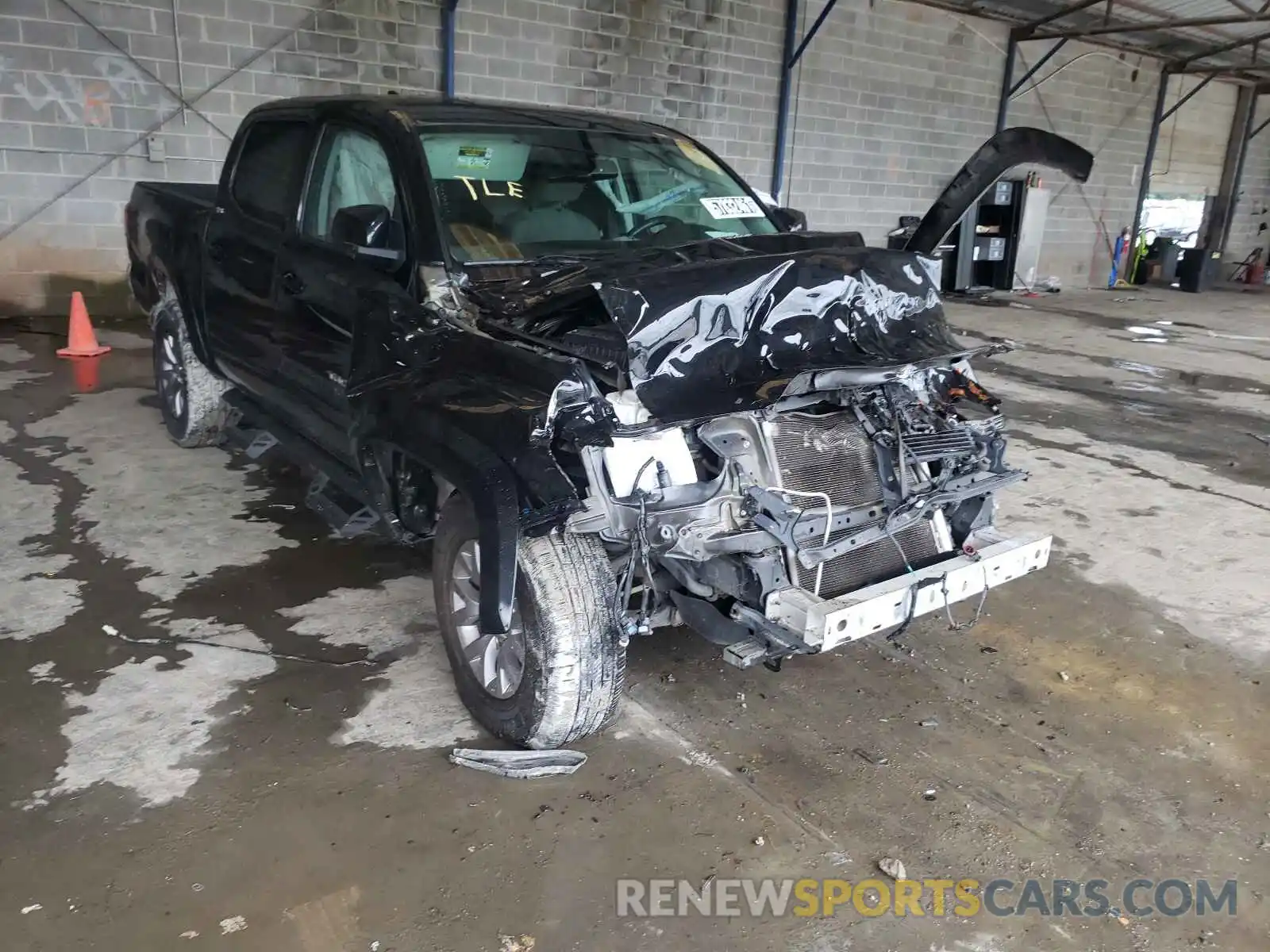 1 Photograph of a damaged car 5TFAZ5CN8KX079202 TOYOTA TACOMA 2019