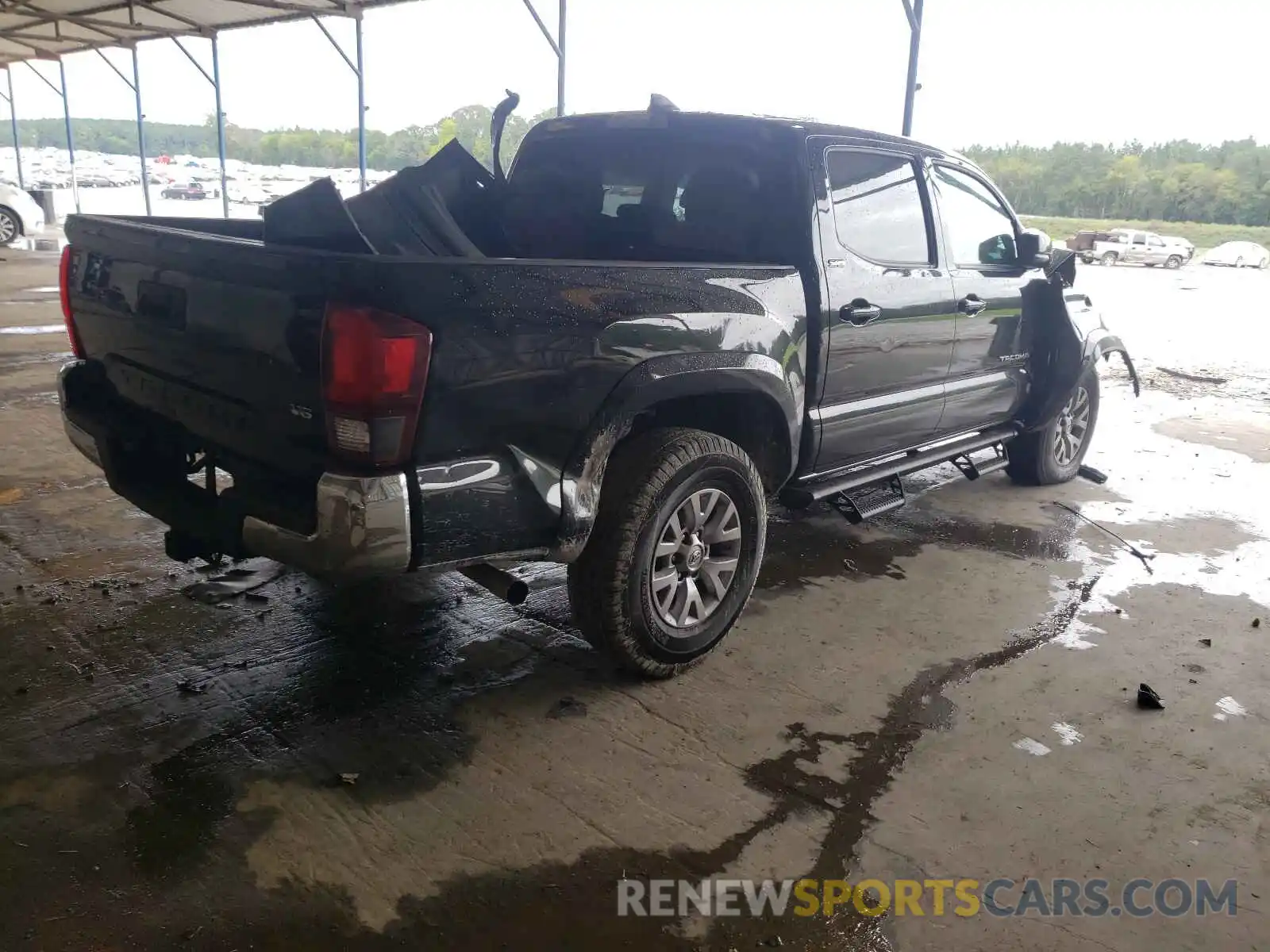 4 Photograph of a damaged car 5TFAZ5CN8KX079202 TOYOTA TACOMA 2019