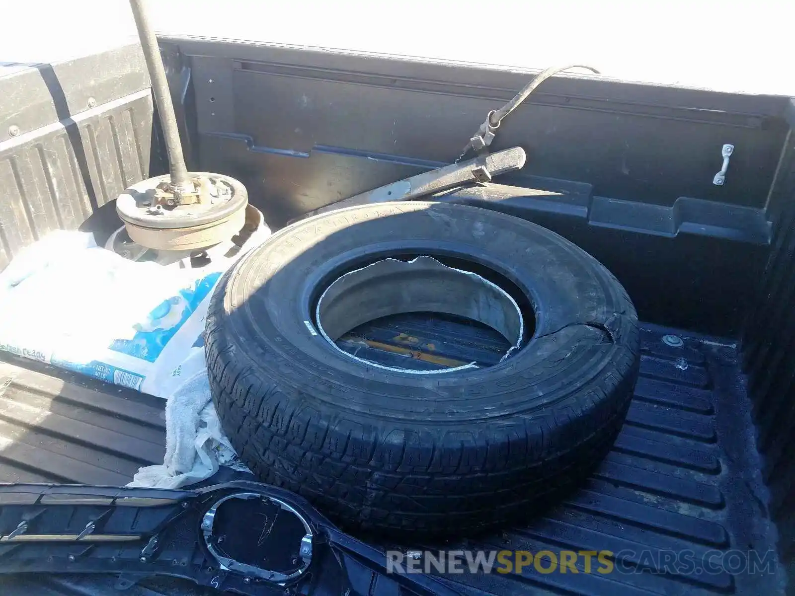 9 Photograph of a damaged car 5TFAZ5CN8KX079488 TOYOTA TACOMA 2019