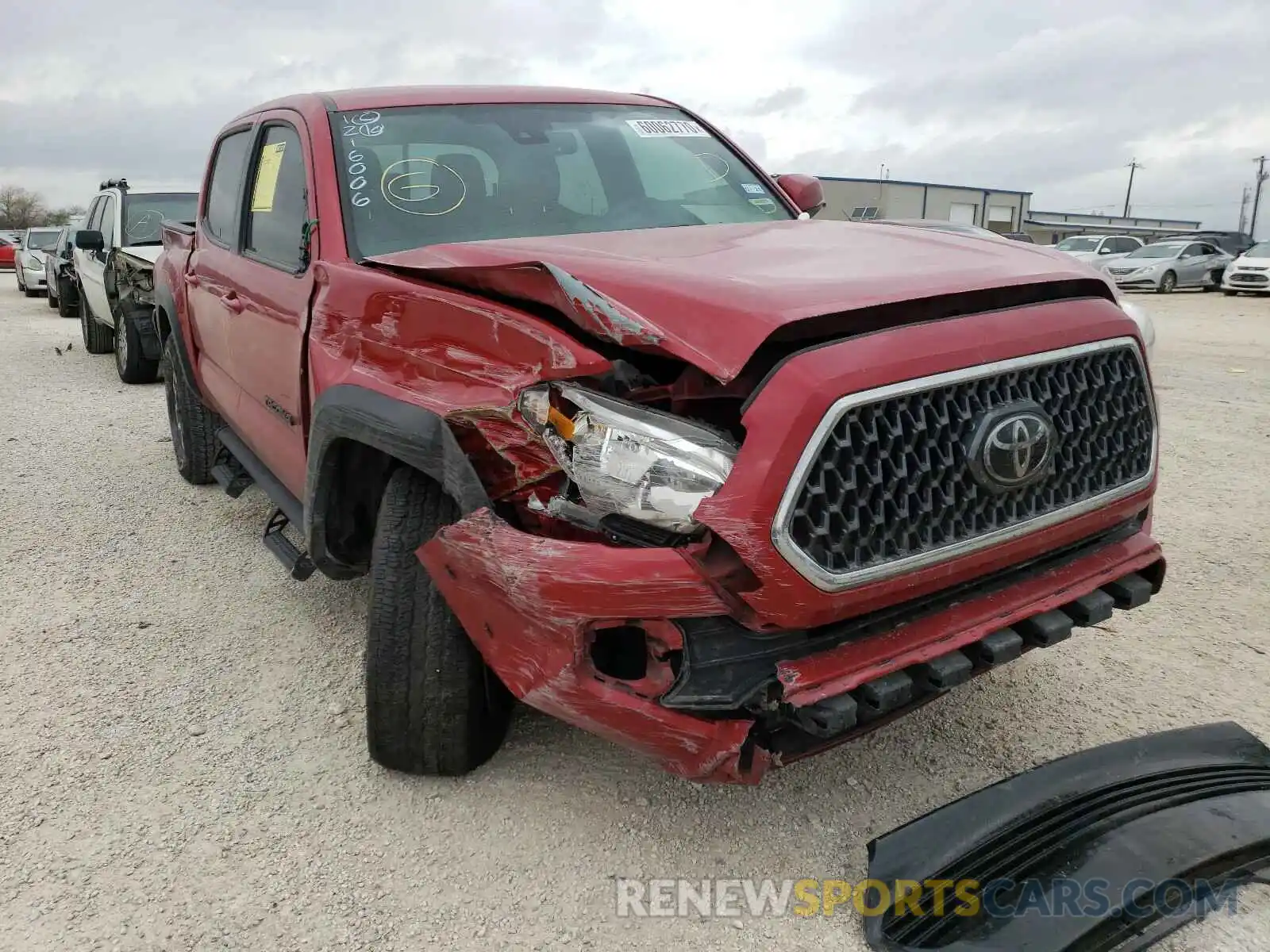 1 Photograph of a damaged car 5TFAZ5CN8KX080172 TOYOTA TACOMA 2019