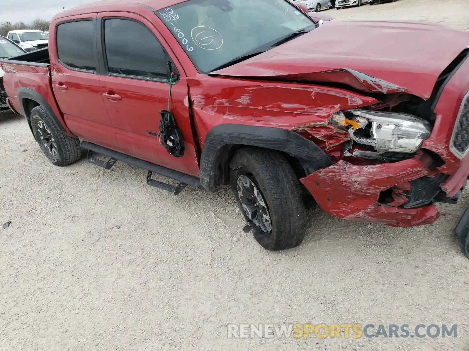 9 Photograph of a damaged car 5TFAZ5CN8KX080172 TOYOTA TACOMA 2019