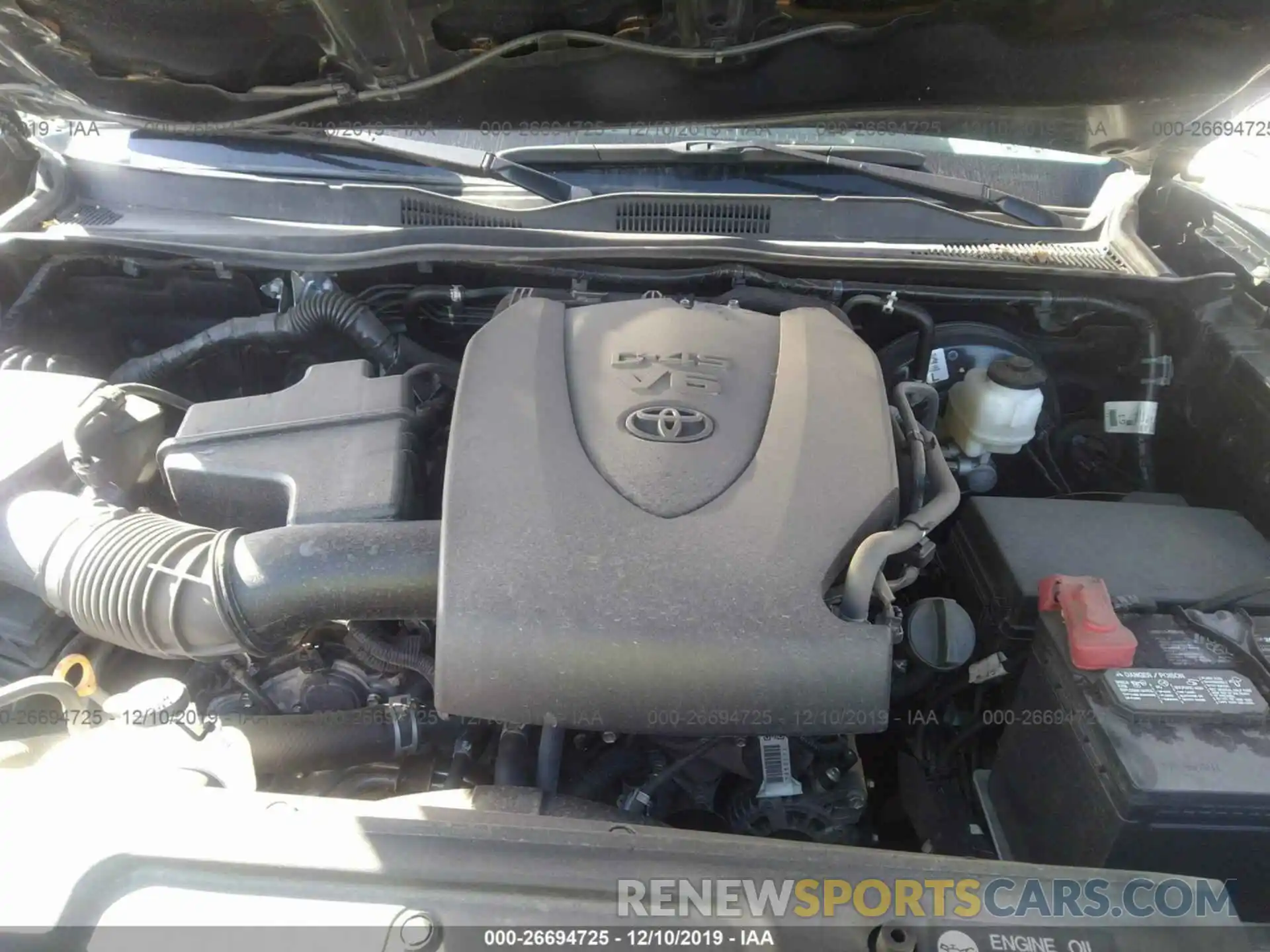 10 Photograph of a damaged car 5TFAZ5CN8KX080317 TOYOTA TACOMA 2019