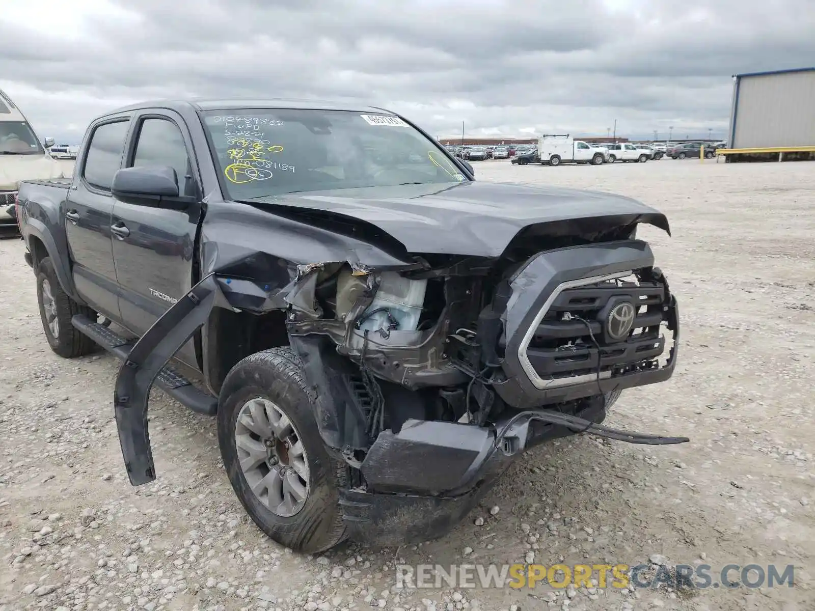 1 Photograph of a damaged car 5TFAZ5CN8KX081189 TOYOTA TACOMA 2019