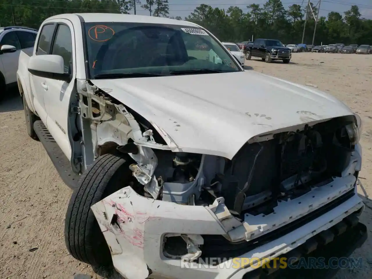 1 Photograph of a damaged car 5TFAZ5CN8KX081385 TOYOTA TACOMA 2019