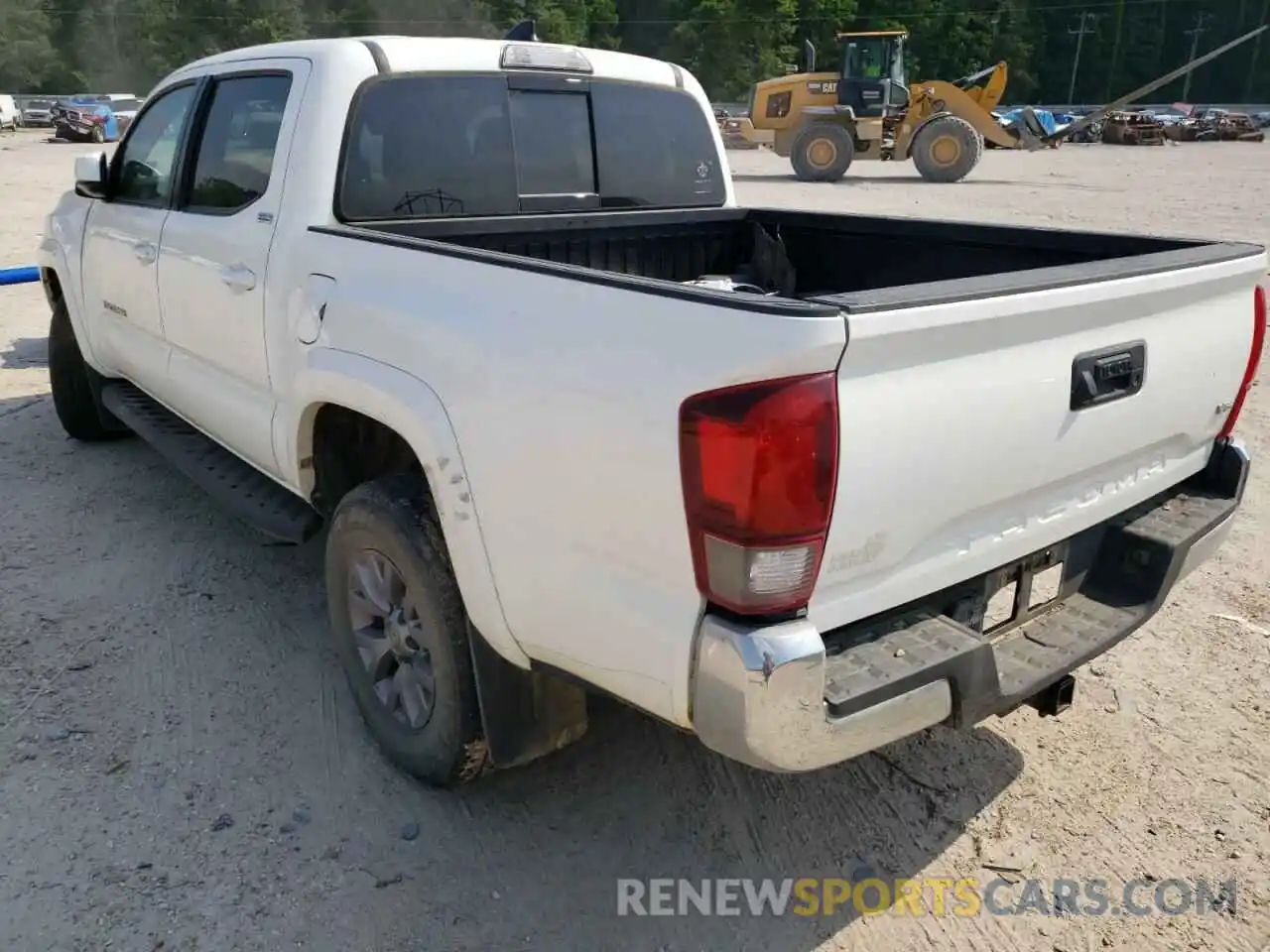 3 Photograph of a damaged car 5TFAZ5CN8KX081385 TOYOTA TACOMA 2019