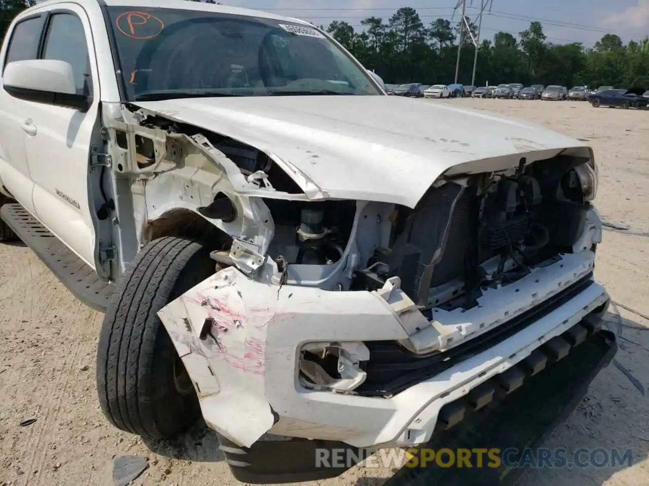 9 Photograph of a damaged car 5TFAZ5CN8KX081385 TOYOTA TACOMA 2019