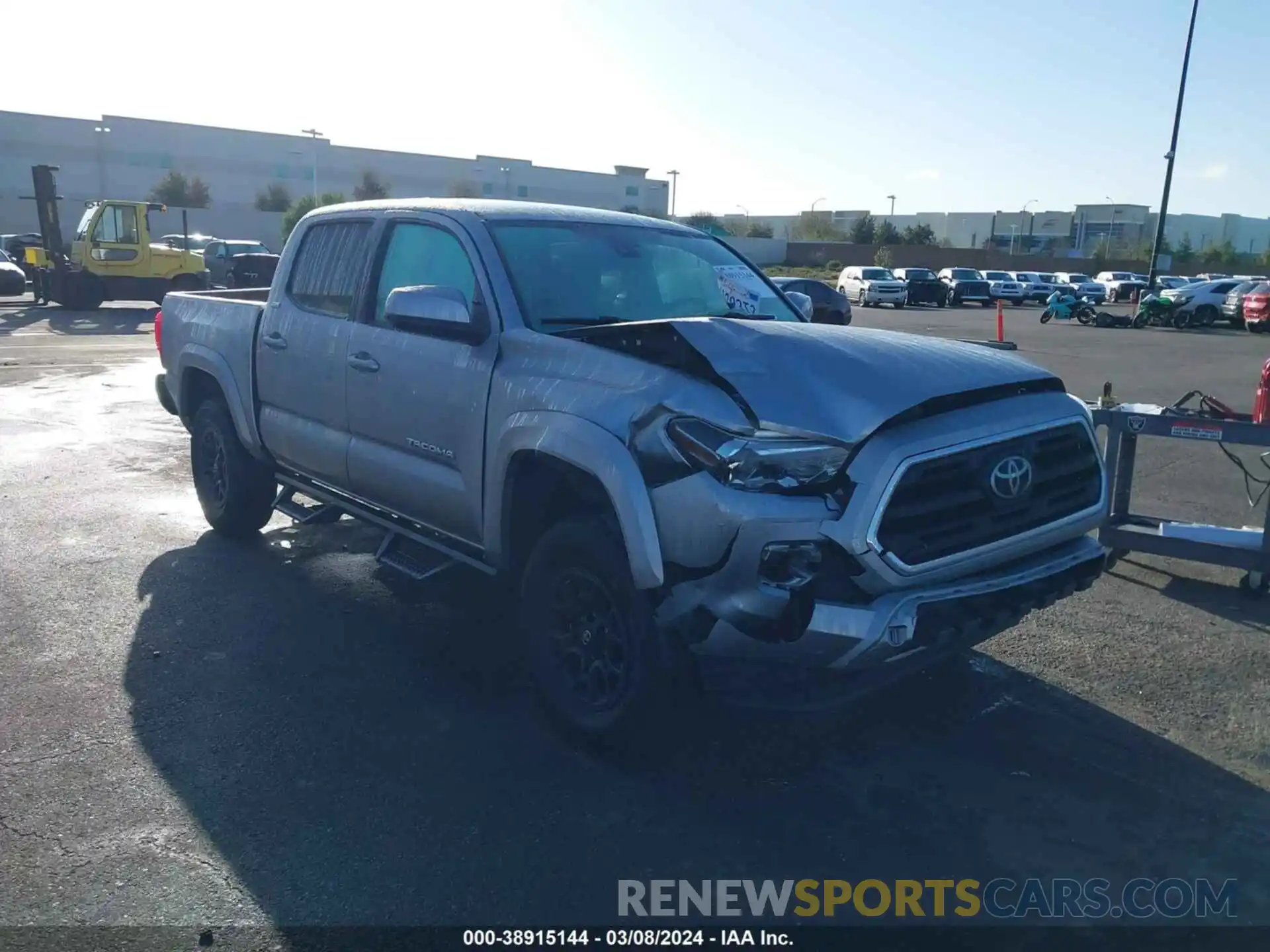 1 Photograph of a damaged car 5TFAZ5CN8KX083136 TOYOTA TACOMA 2019