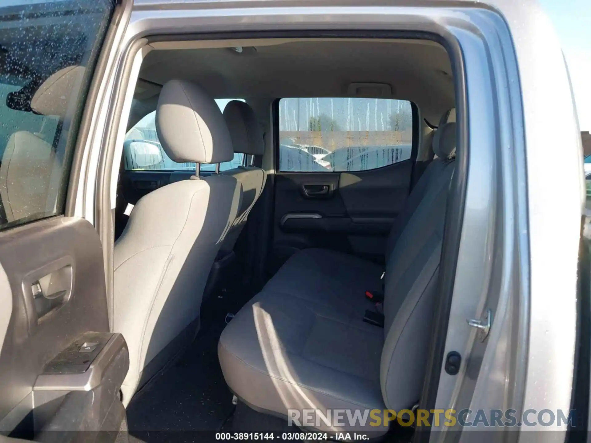 8 Photograph of a damaged car 5TFAZ5CN8KX083136 TOYOTA TACOMA 2019