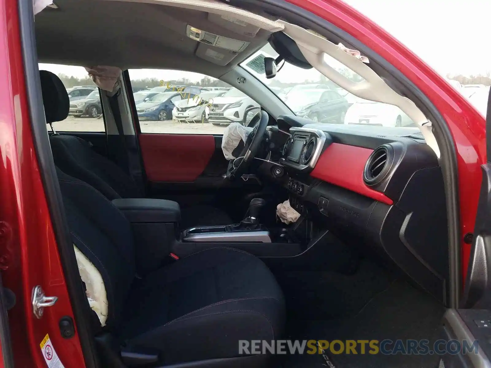 5 Photograph of a damaged car 5TFAZ5CN8KX087221 TOYOTA TACOMA 2019