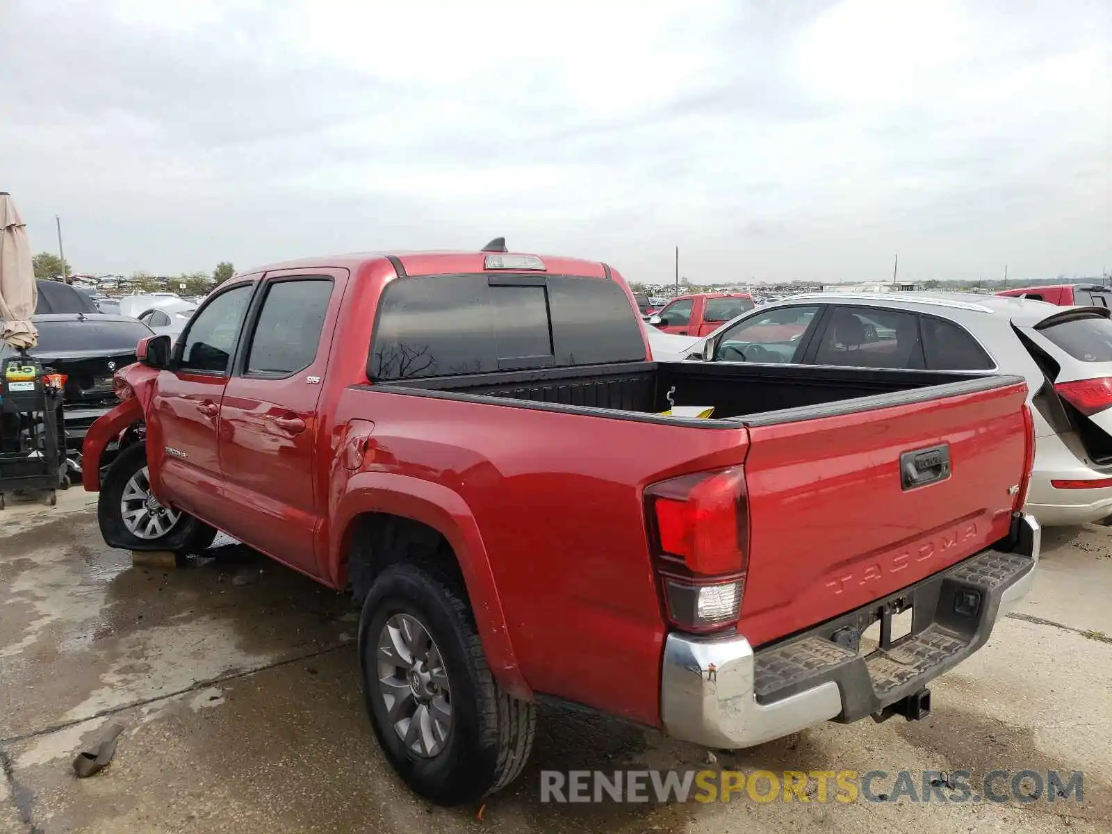 3 Photograph of a damaged car 5TFAZ5CN9KX075627 TOYOTA TACOMA 2019