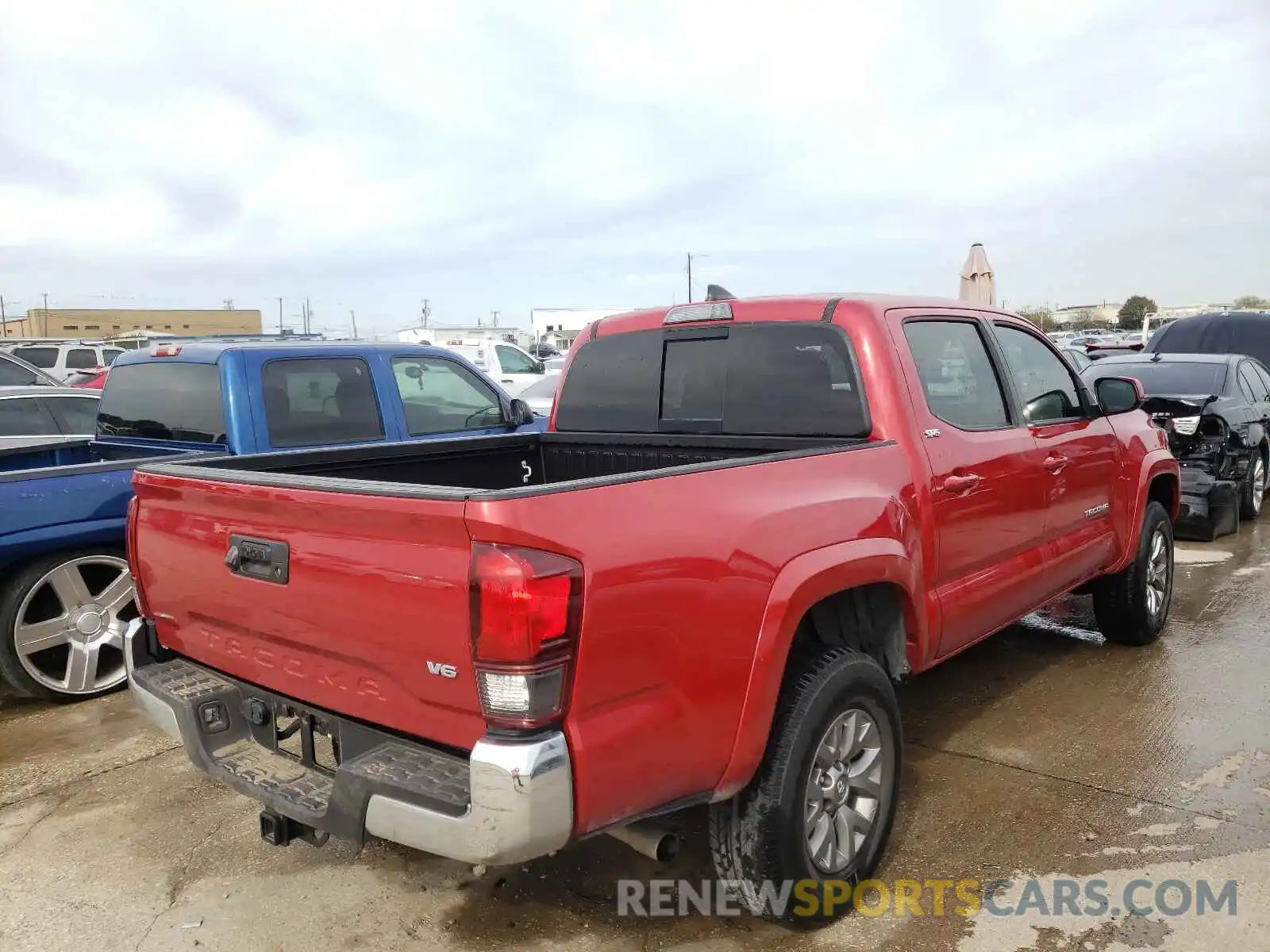 4 Photograph of a damaged car 5TFAZ5CN9KX075627 TOYOTA TACOMA 2019