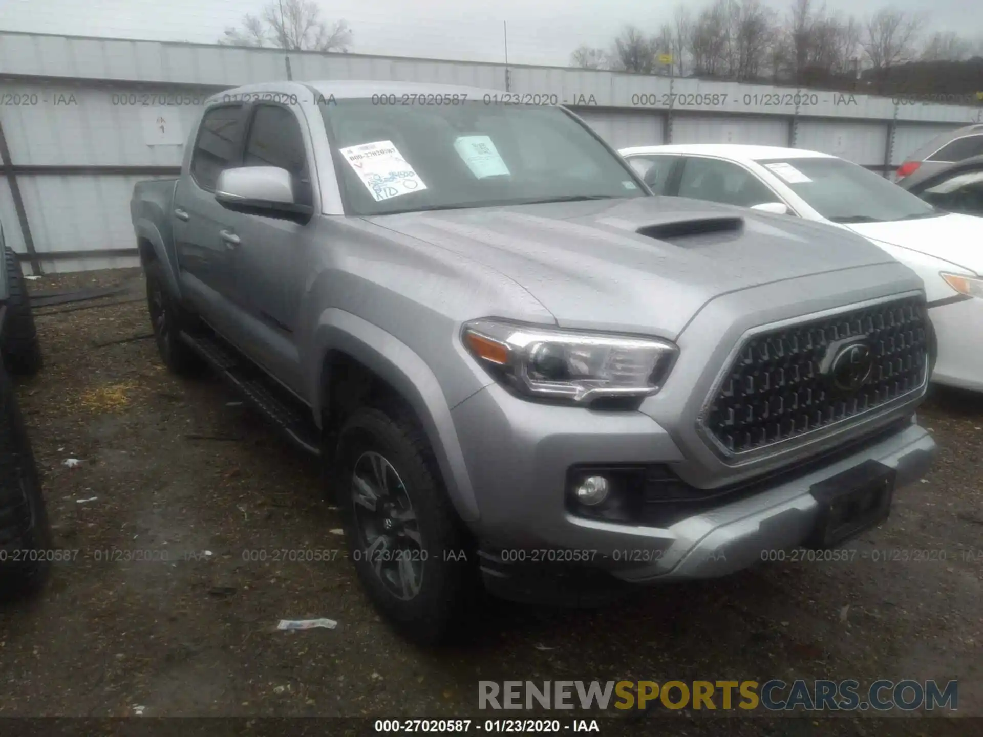 1 Фотография поврежденного автомобиля 5TFAZ5CN9KX076311 TOYOTA TACOMA 2019