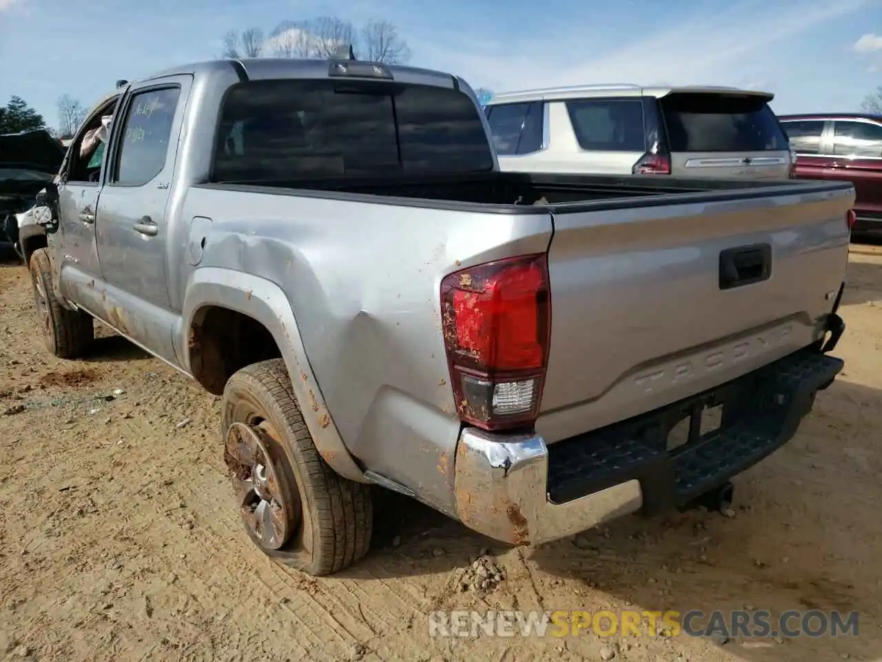 3 Photograph of a damaged car 5TFAZ5CN9KX078379 TOYOTA TACOMA 2019