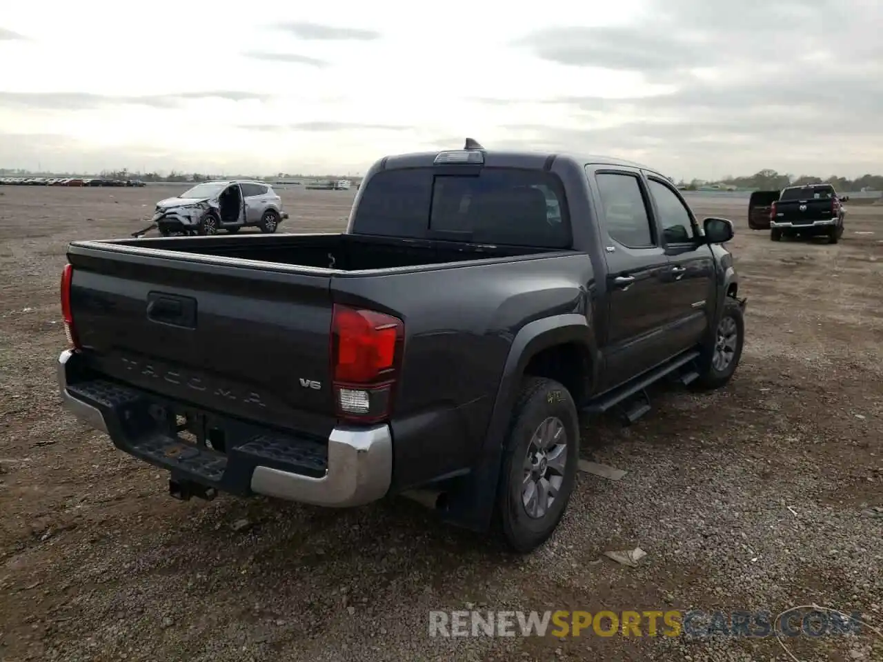 4 Photograph of a damaged car 5TFAZ5CN9KX086207 TOYOTA TACOMA 2019