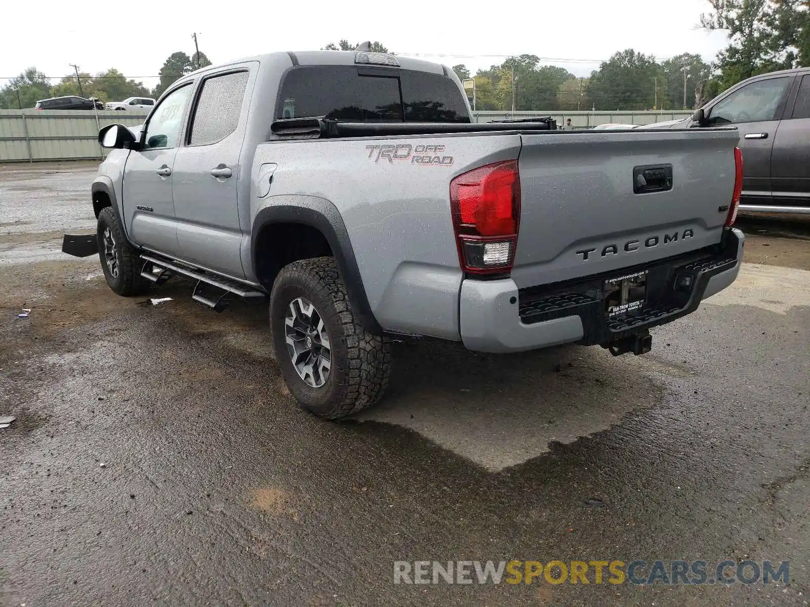 3 Photograph of a damaged car 5TFAZ5CN9KX086577 TOYOTA TACOMA 2019