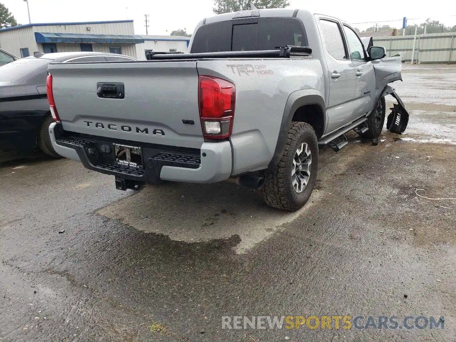 4 Photograph of a damaged car 5TFAZ5CN9KX086577 TOYOTA TACOMA 2019