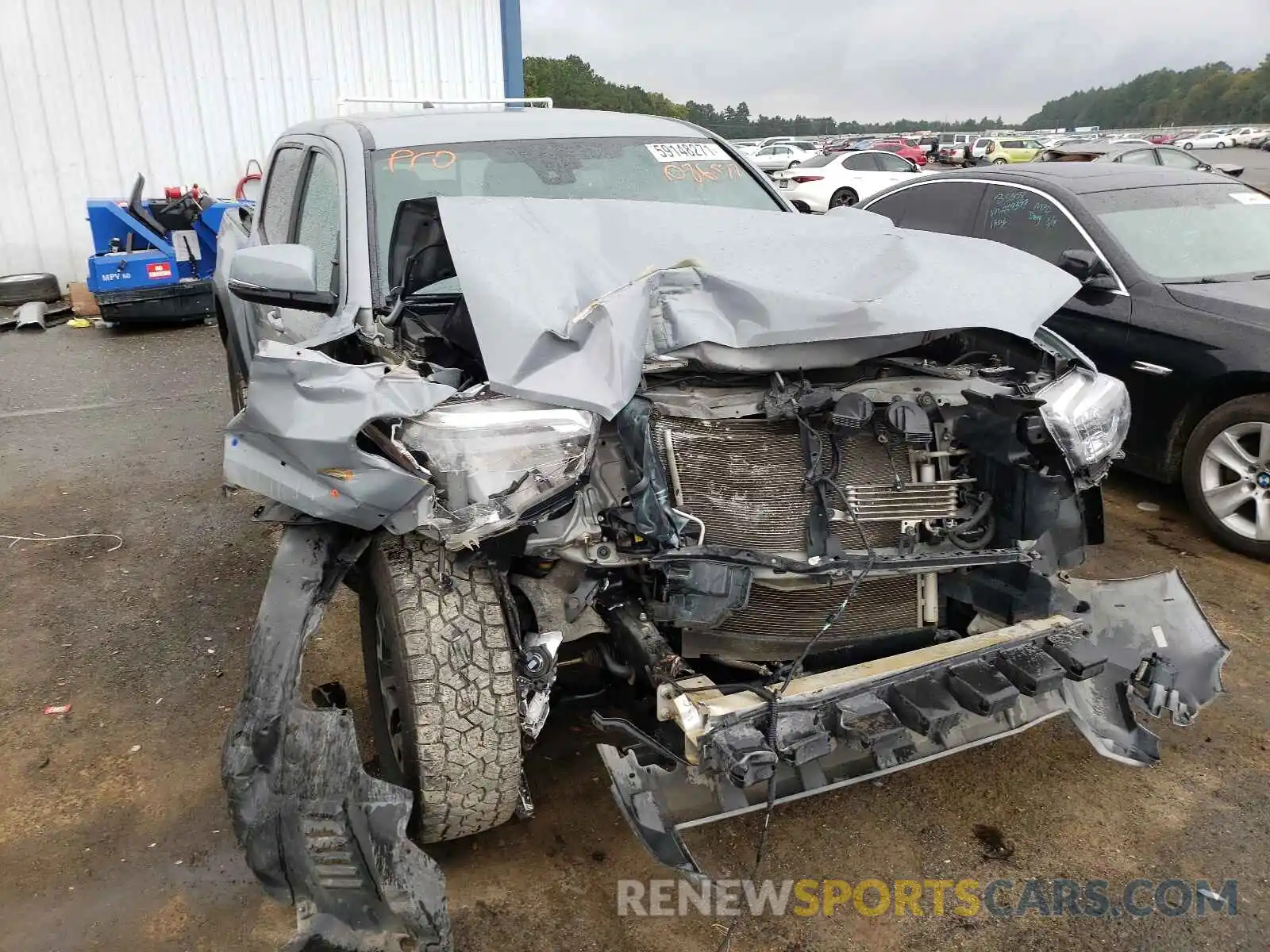 9 Photograph of a damaged car 5TFAZ5CN9KX086577 TOYOTA TACOMA 2019