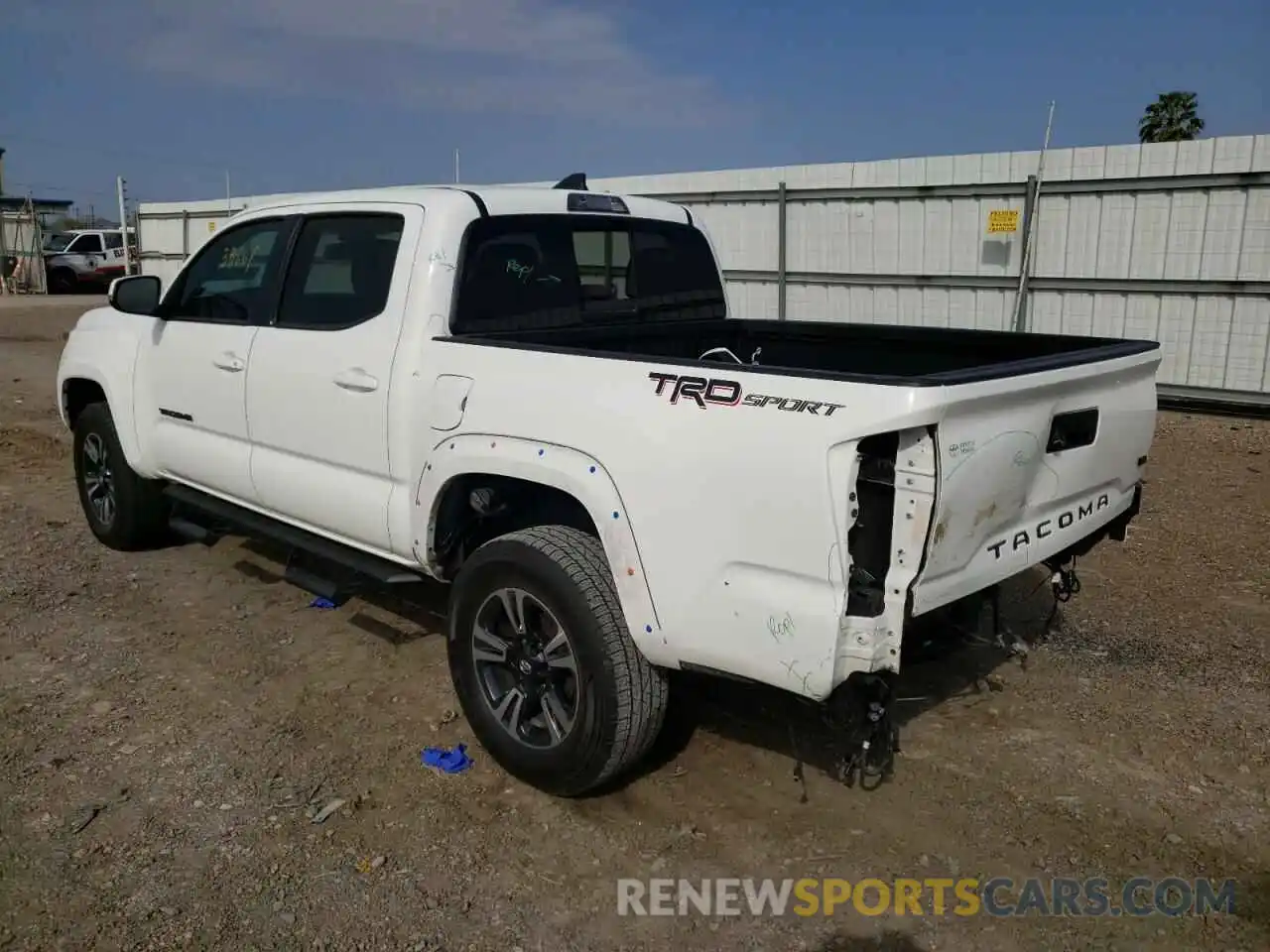 3 Photograph of a damaged car 5TFAZ5CNXKX072770 TOYOTA TACOMA 2019