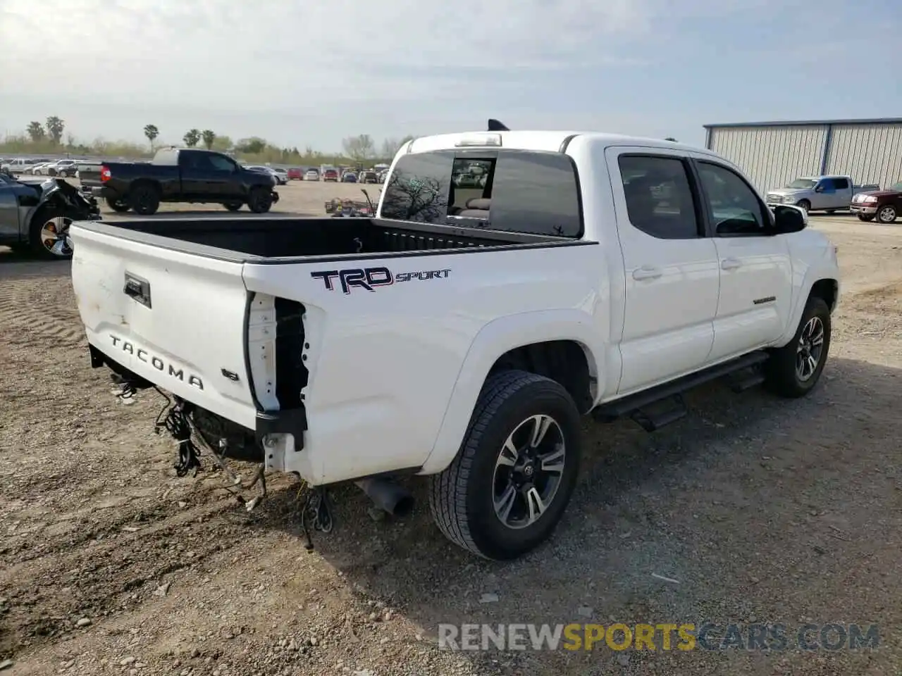 4 Фотография поврежденного автомобиля 5TFAZ5CNXKX072770 TOYOTA TACOMA 2019