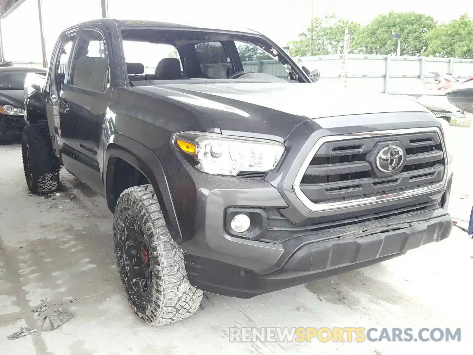 1 Photograph of a damaged car 5TFAZ5CNXKX074647 TOYOTA TACOMA 2019