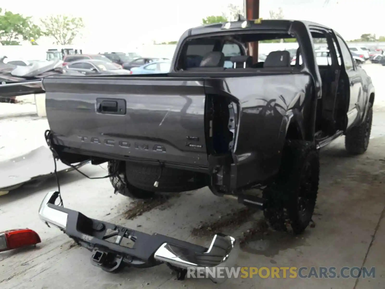 4 Фотография поврежденного автомобиля 5TFAZ5CNXKX074647 TOYOTA TACOMA 2019