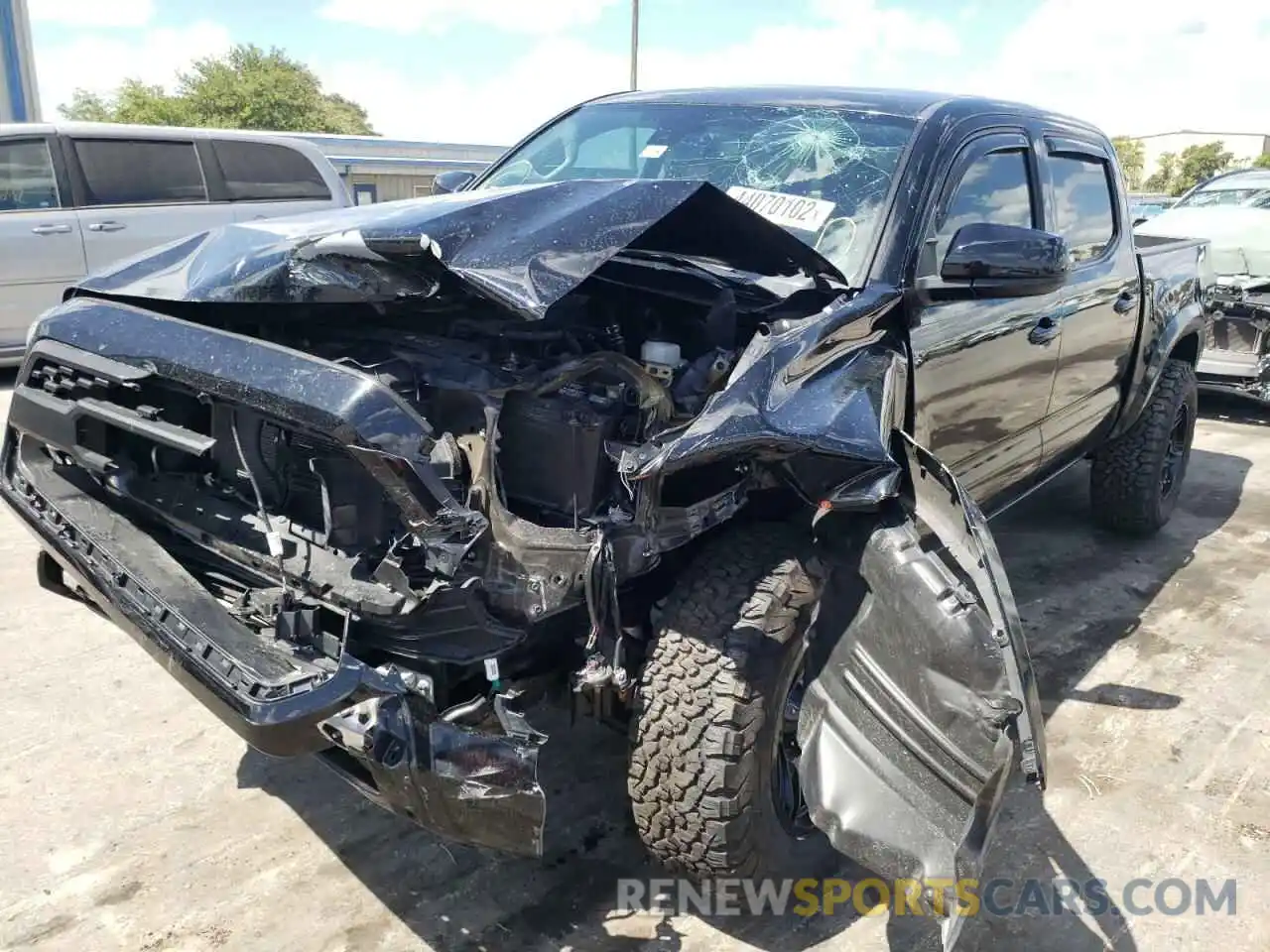 9 Photograph of a damaged car 5TFAZ5CNXKX075216 TOYOTA TACOMA 2019