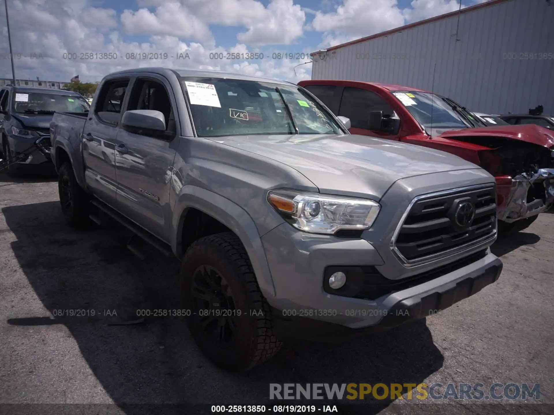 1 Photograph of a damaged car 5TFAZ5CNXKX078715 TOYOTA TACOMA 2019