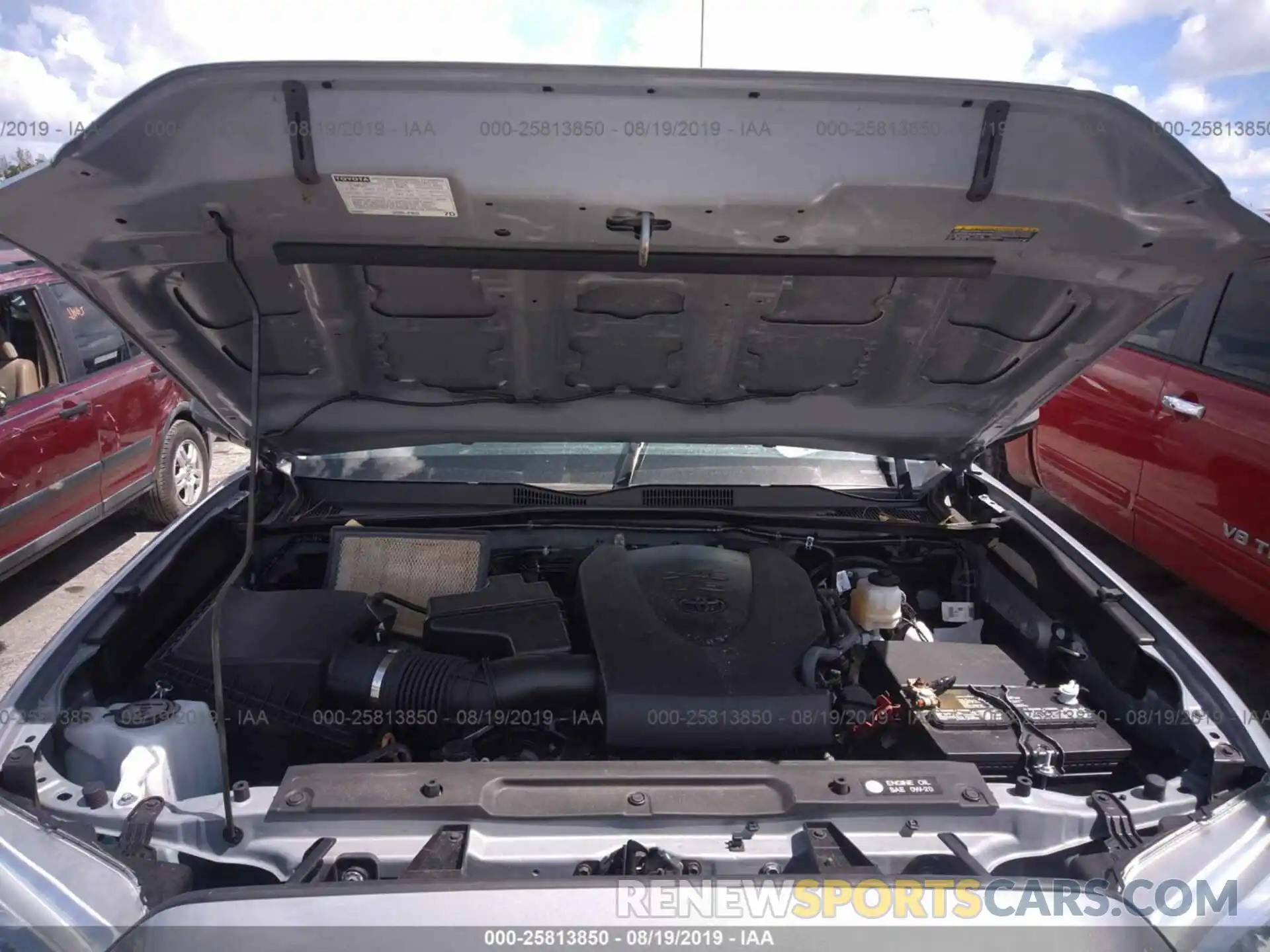 10 Photograph of a damaged car 5TFAZ5CNXKX078715 TOYOTA TACOMA 2019