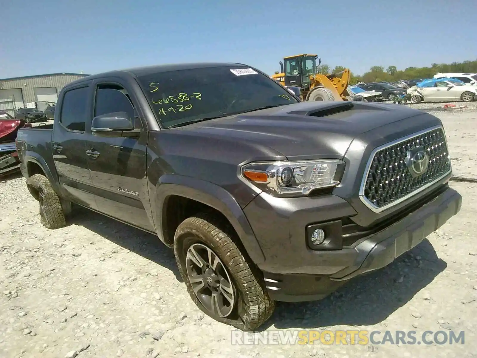 1 Фотография поврежденного автомобиля 5TFAZ5CNXKX079055 TOYOTA TACOMA 2019