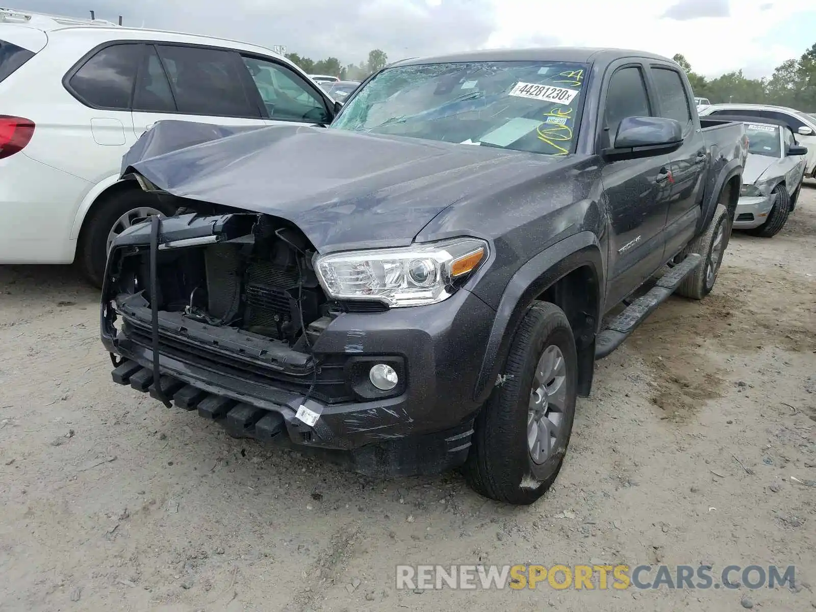 2 Photograph of a damaged car 5TFAZ5CNXKX080481 TOYOTA TACOMA 2019