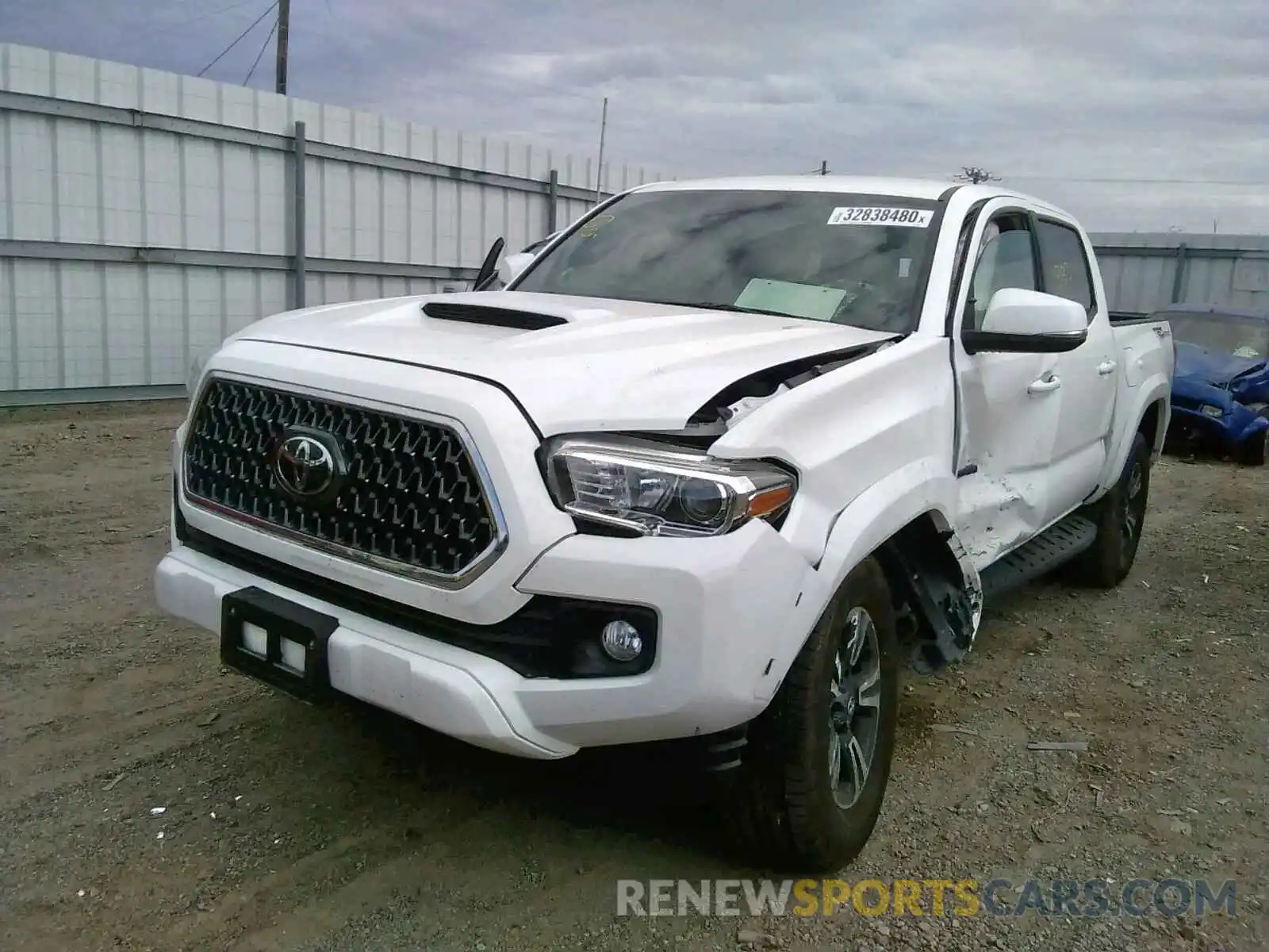 2 Photograph of a damaged car 5TFAZ5CNXKX083347 TOYOTA TACOMA 2019