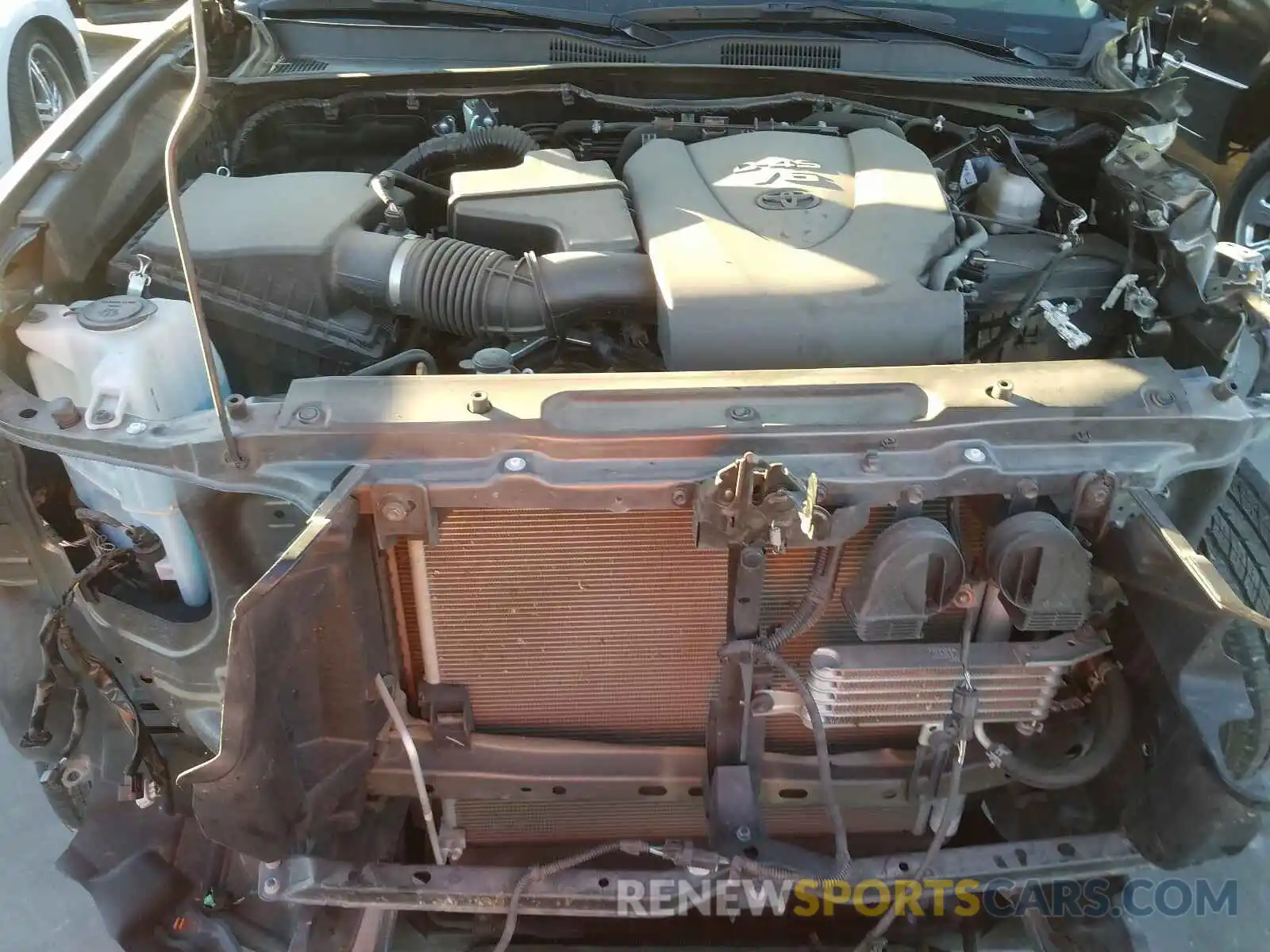 7 Photograph of a damaged car 5TFAZ5CNXKX085289 TOYOTA TACOMA 2019