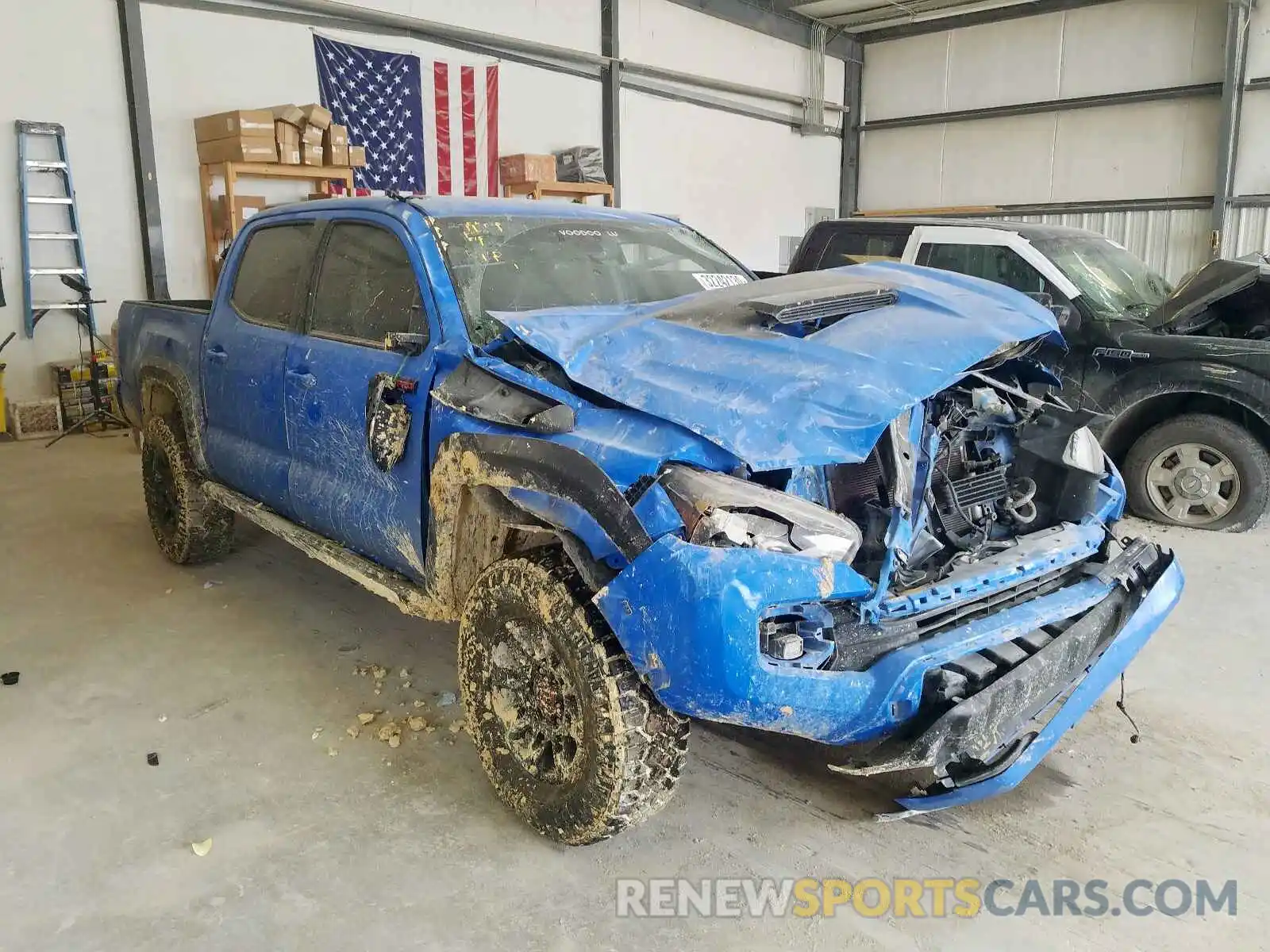 1 Photograph of a damaged car 5TFCZ5AN0KX166135 TOYOTA TACOMA 2019