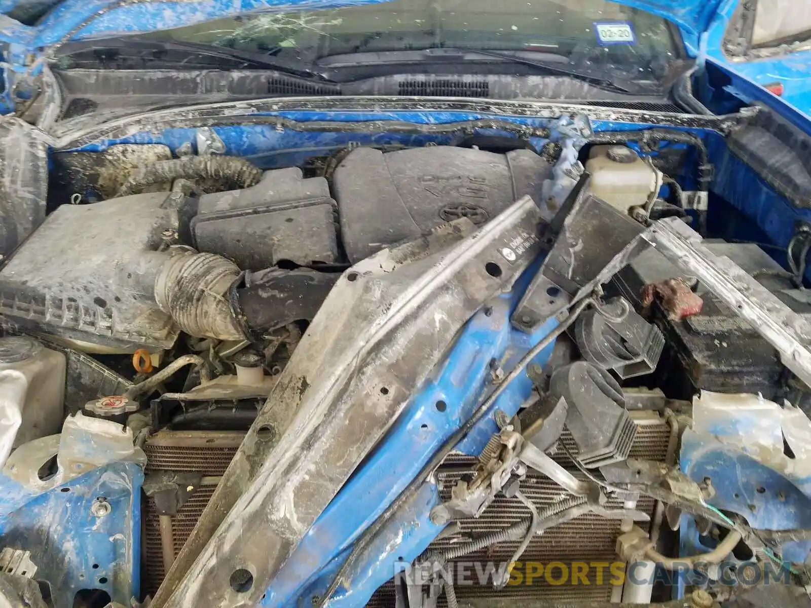 7 Photograph of a damaged car 5TFCZ5AN0KX166135 TOYOTA TACOMA 2019