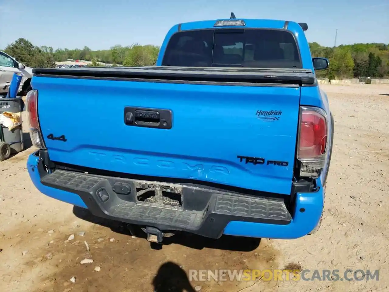 9 Photograph of a damaged car 5TFCZ5AN0KX167981 TOYOTA TACOMA 2019