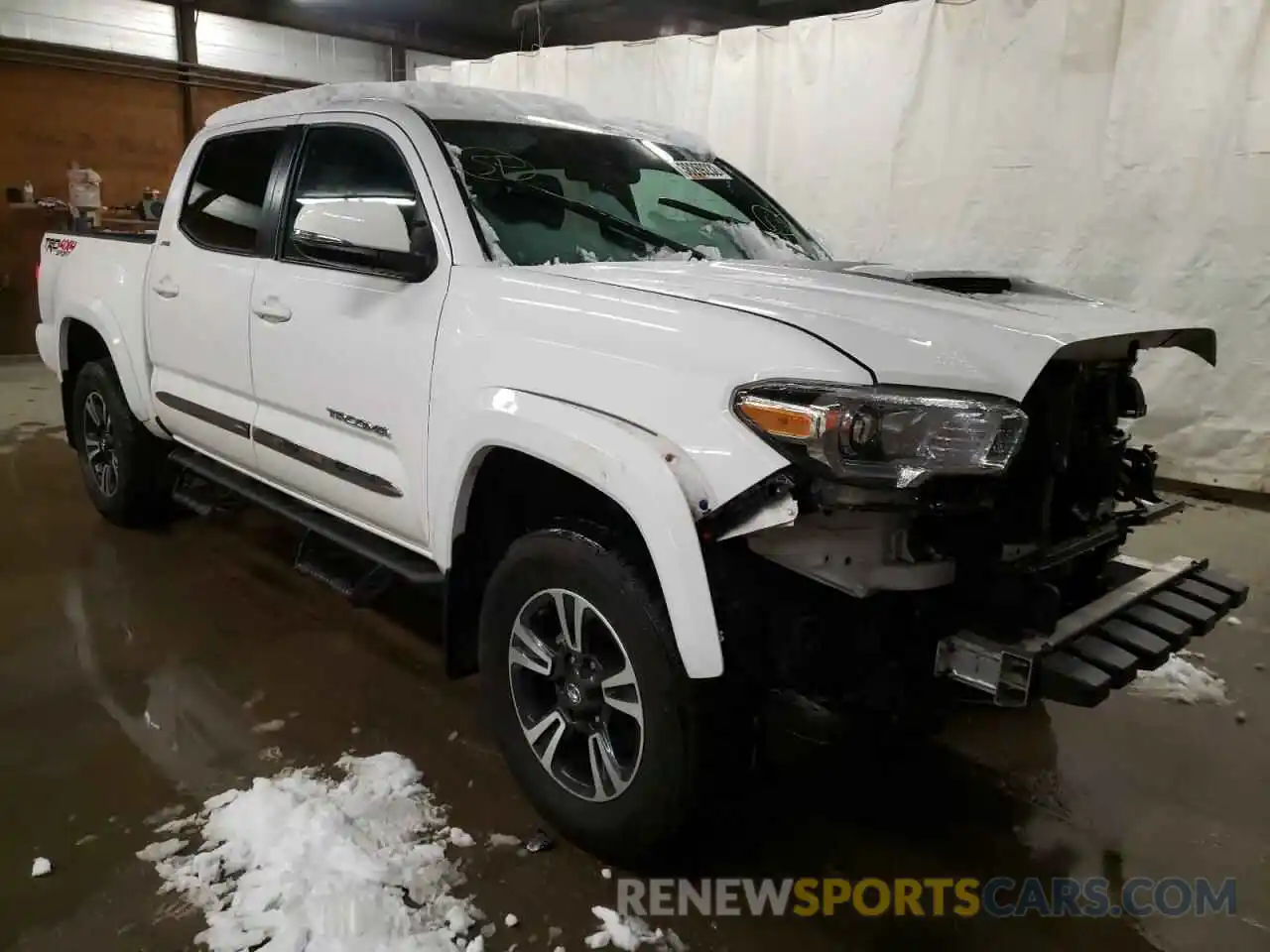 1 Photograph of a damaged car 5TFCZ5AN0KX170752 TOYOTA TACOMA 2019