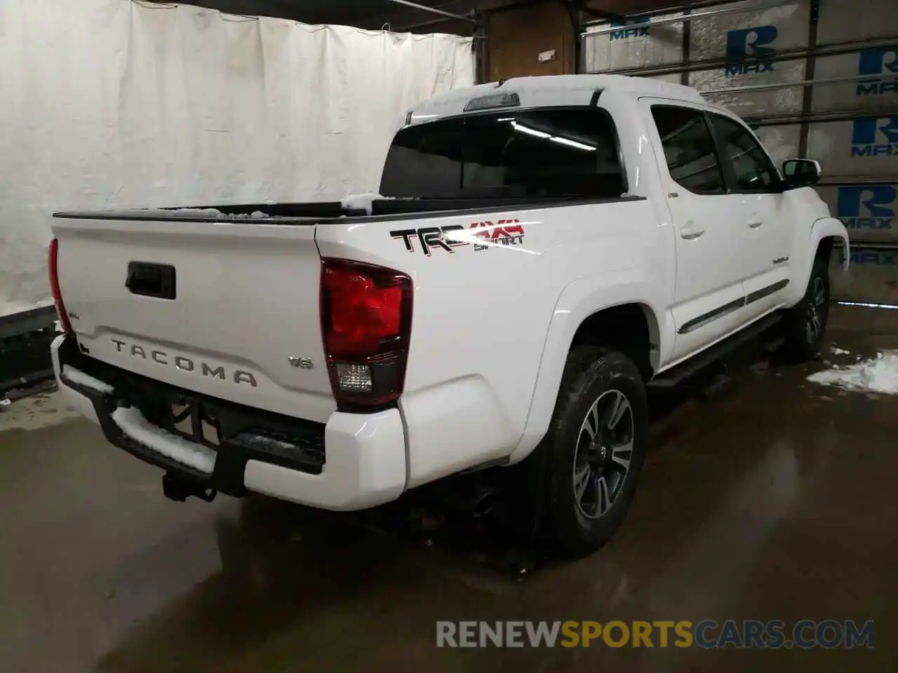 4 Фотография поврежденного автомобиля 5TFCZ5AN0KX170752 TOYOTA TACOMA 2019