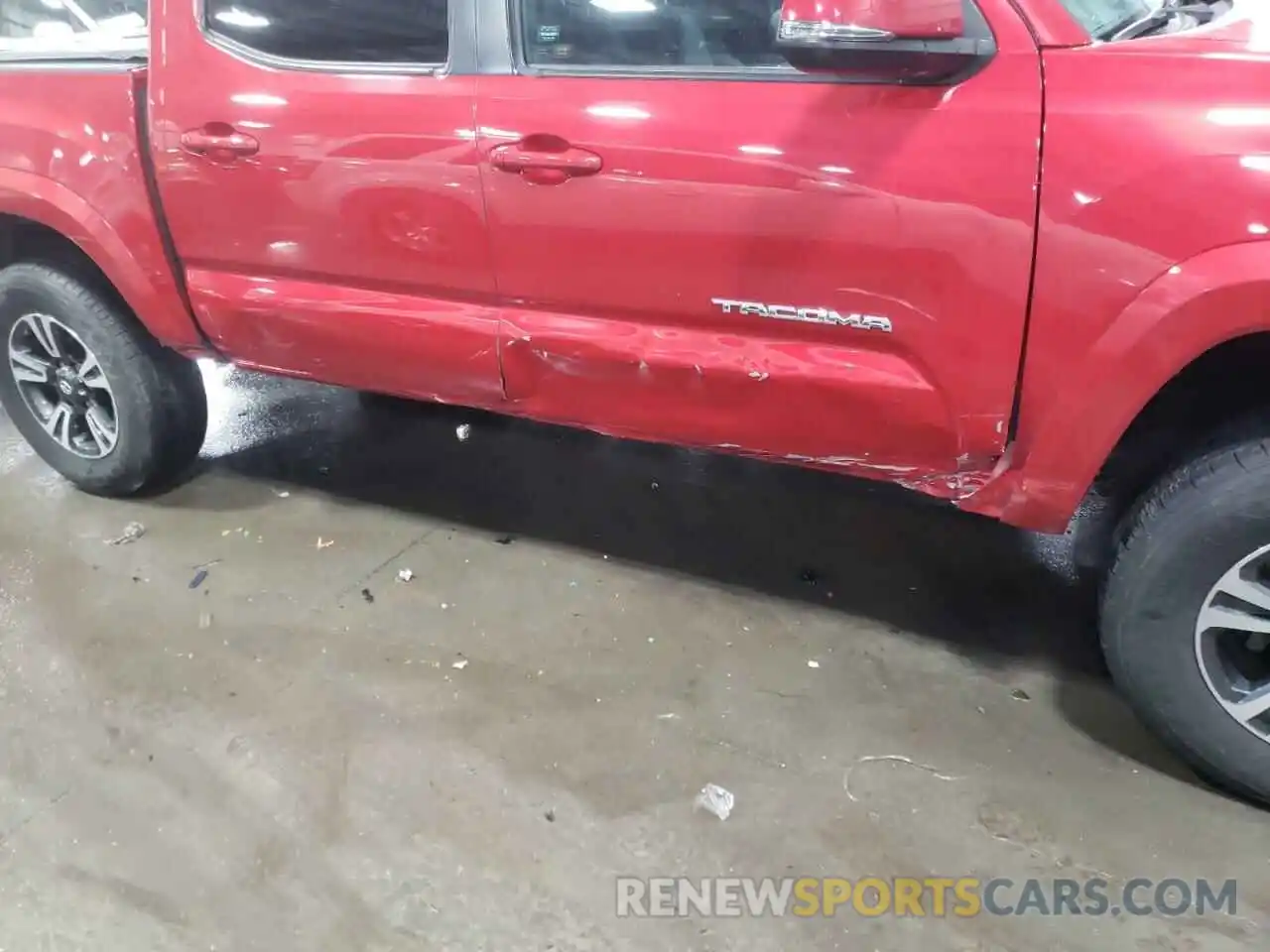 9 Photograph of a damaged car 5TFCZ5AN0KX171013 TOYOTA TACOMA 2019