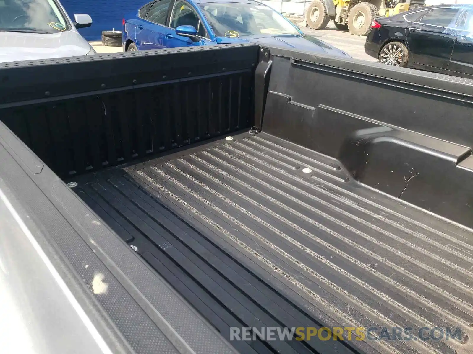 6 Photograph of a damaged car 5TFCZ5AN0KX173800 TOYOTA TACOMA 2019