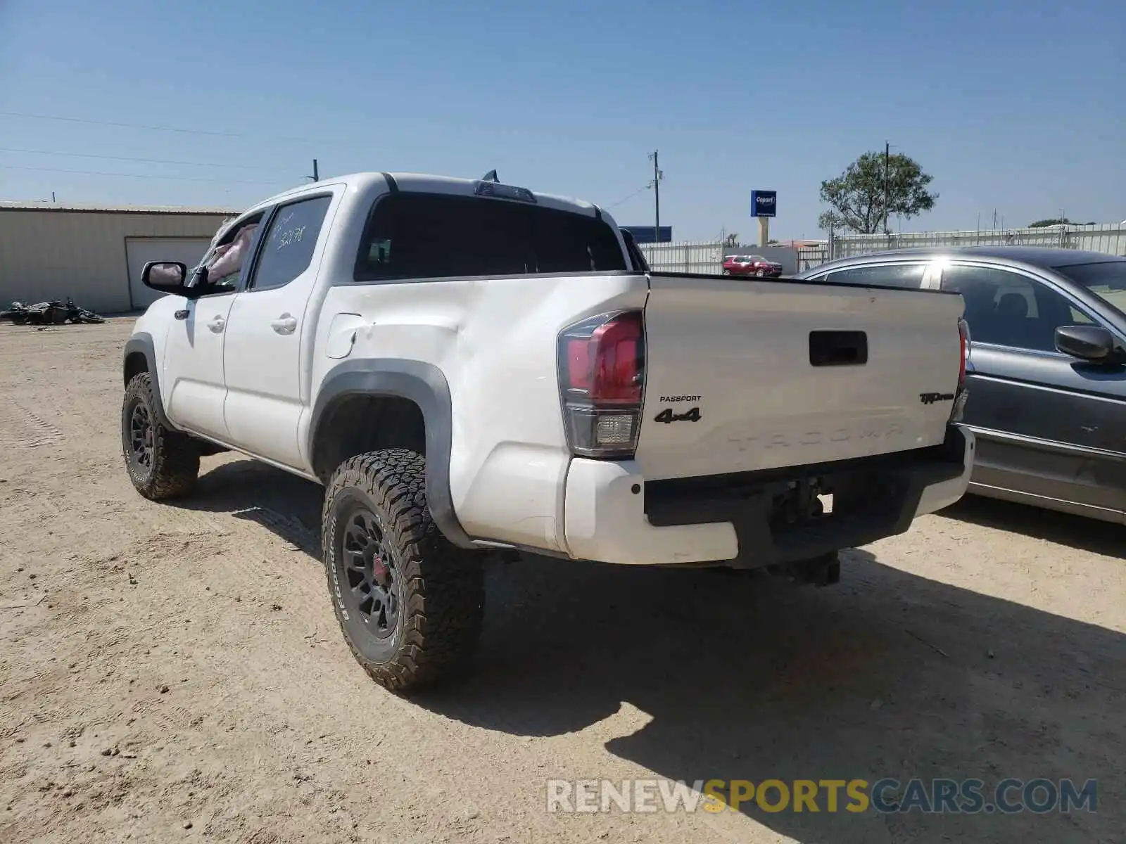 3 Фотография поврежденного автомобиля 5TFCZ5AN0KX174459 TOYOTA TACOMA 2019