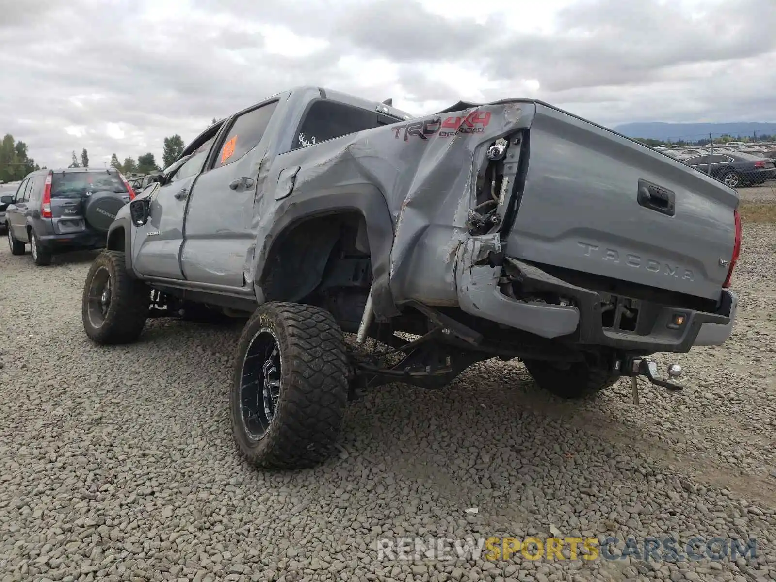 3 Фотография поврежденного автомобиля 5TFCZ5AN0KX176261 TOYOTA TACOMA 2019