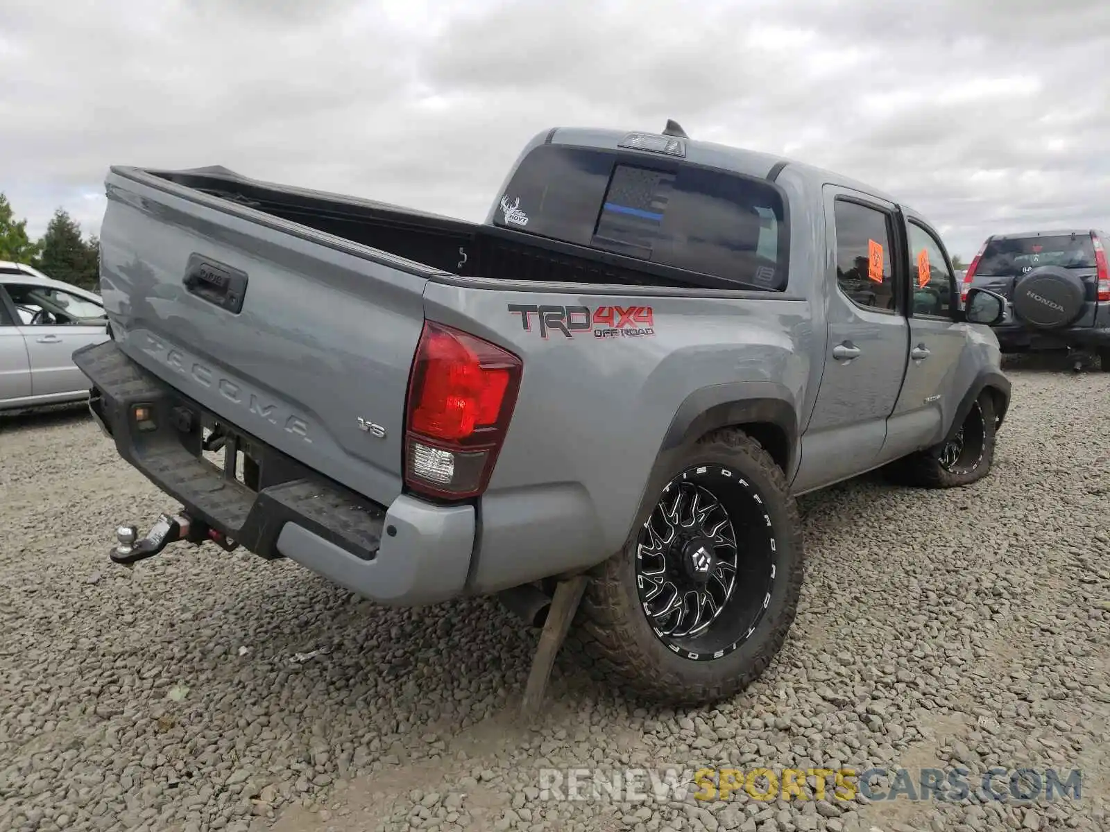 4 Фотография поврежденного автомобиля 5TFCZ5AN0KX176261 TOYOTA TACOMA 2019