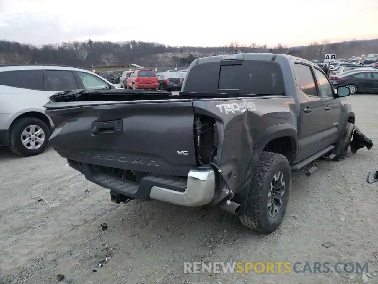 4 Photograph of a damaged car 5TFCZ5AN0KX178124 TOYOTA TACOMA 2019