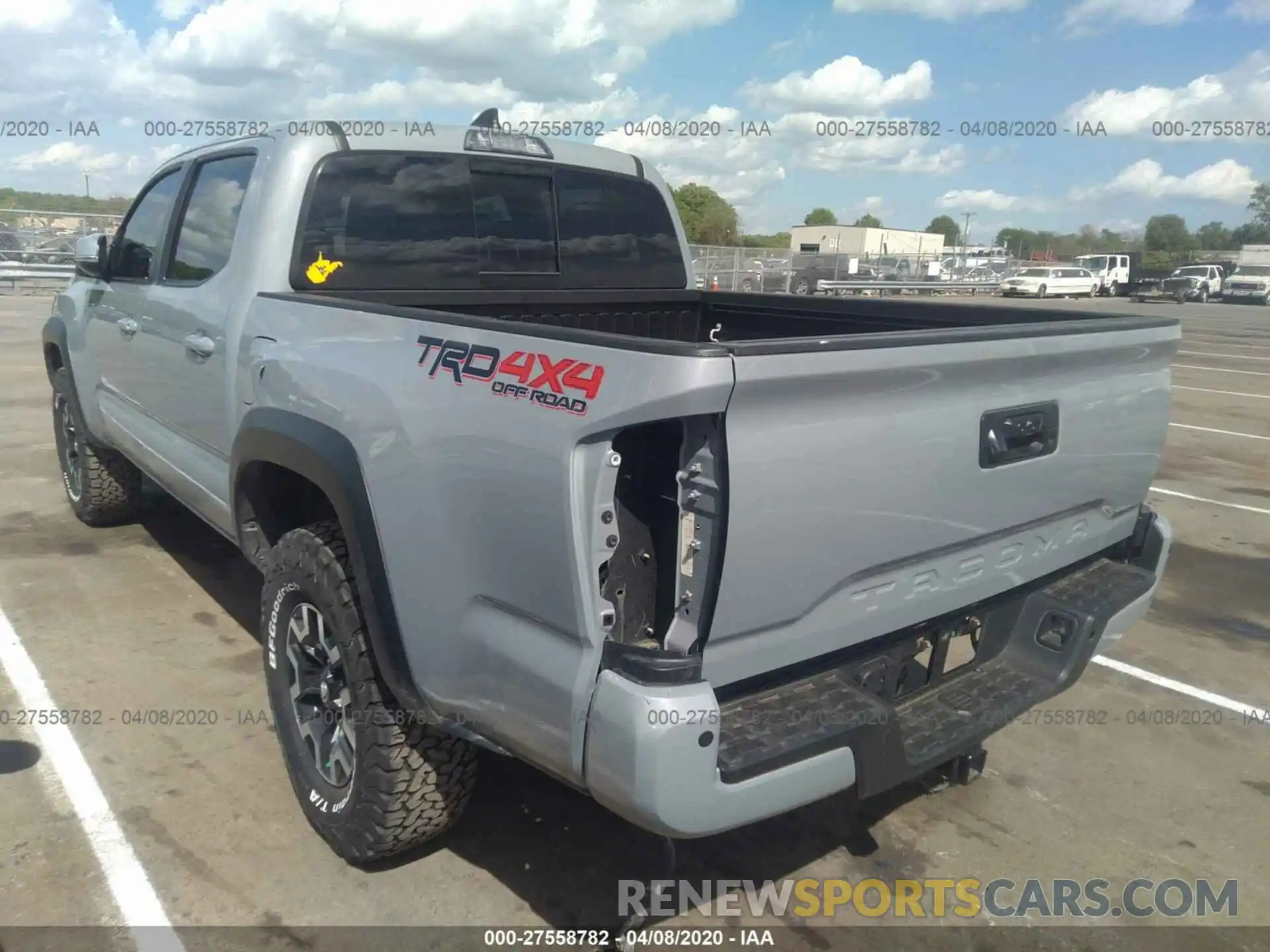 3 Фотография поврежденного автомобиля 5TFCZ5AN0KX188054 TOYOTA TACOMA 2019