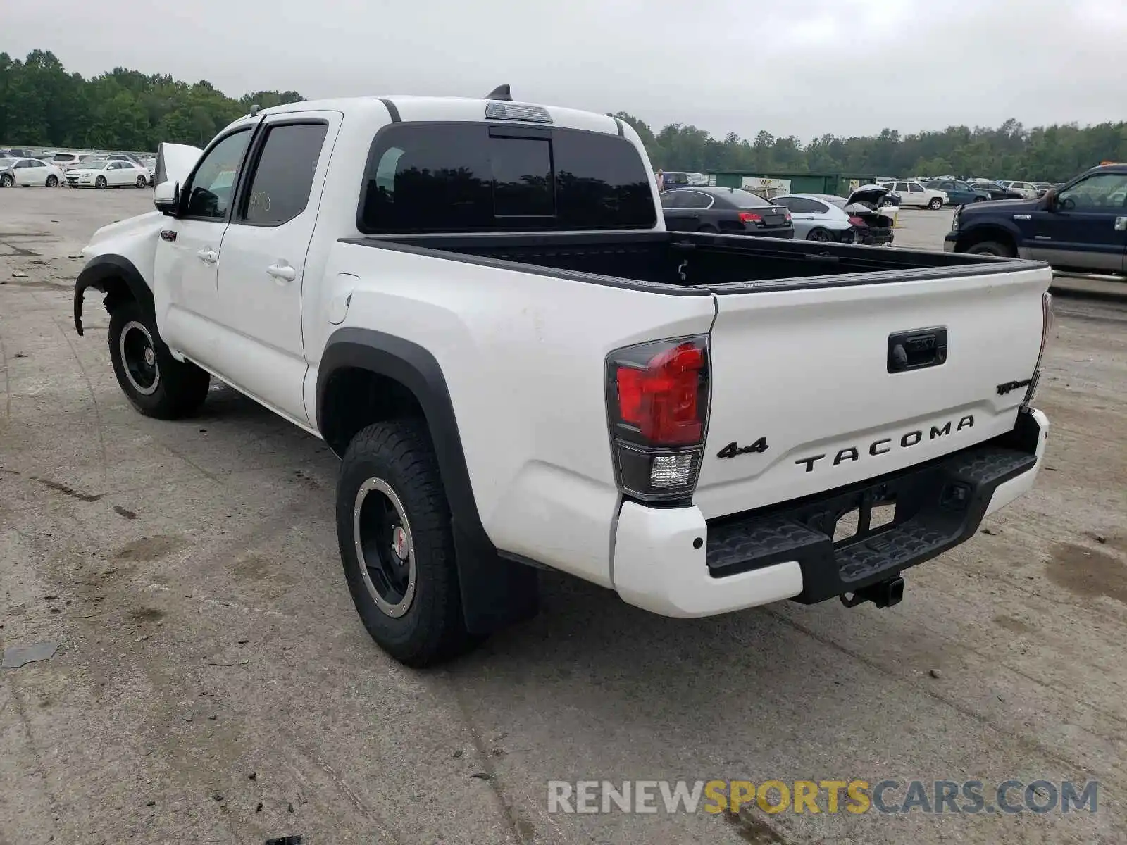 3 Фотография поврежденного автомобиля 5TFCZ5AN0KX188197 TOYOTA TACOMA 2019